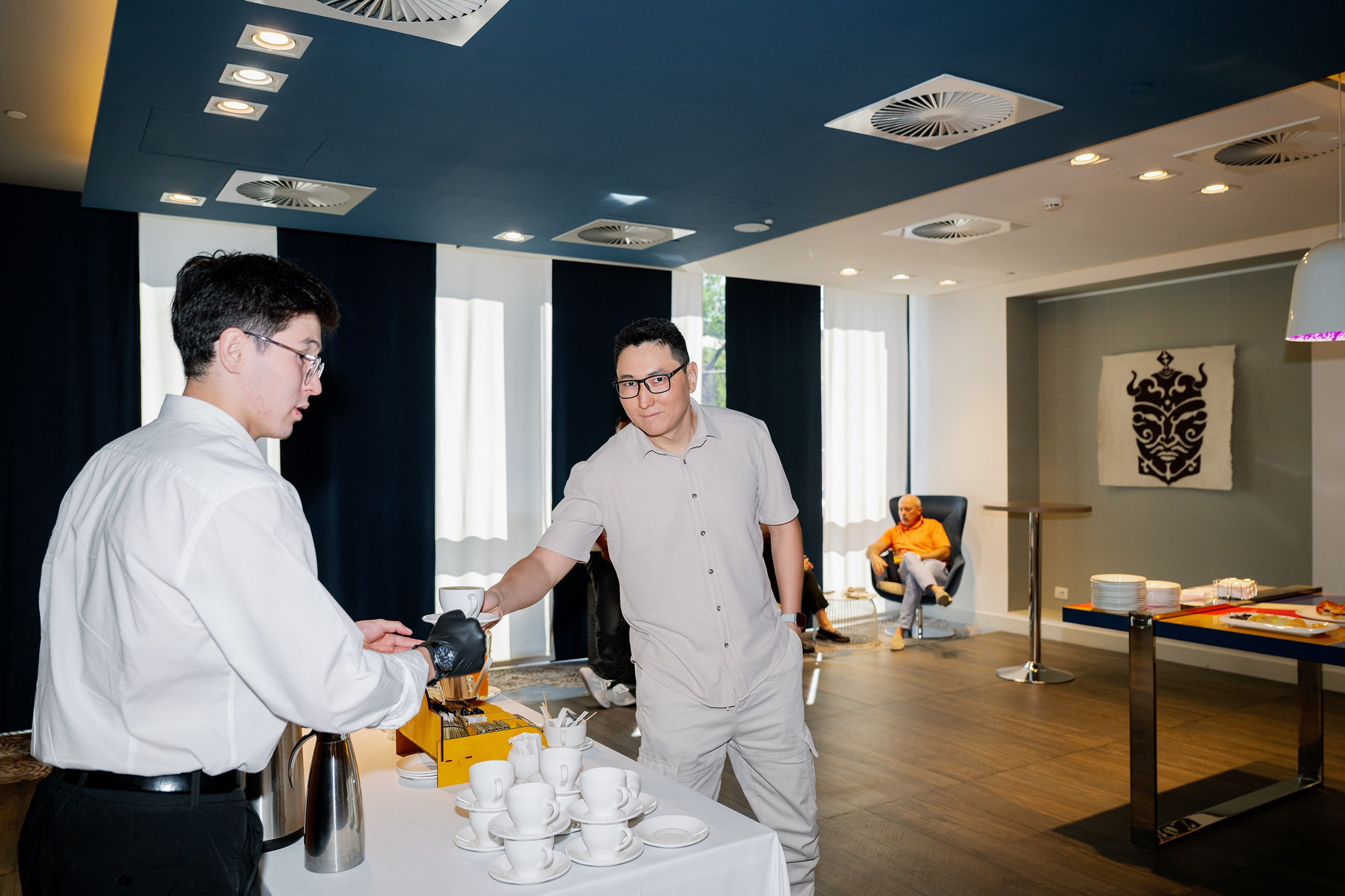 Бизнес завтрак BakoTech&Fortra. Фотограф в Алматы — Алексей Коньков | Репортаж, свадьбы, портреты