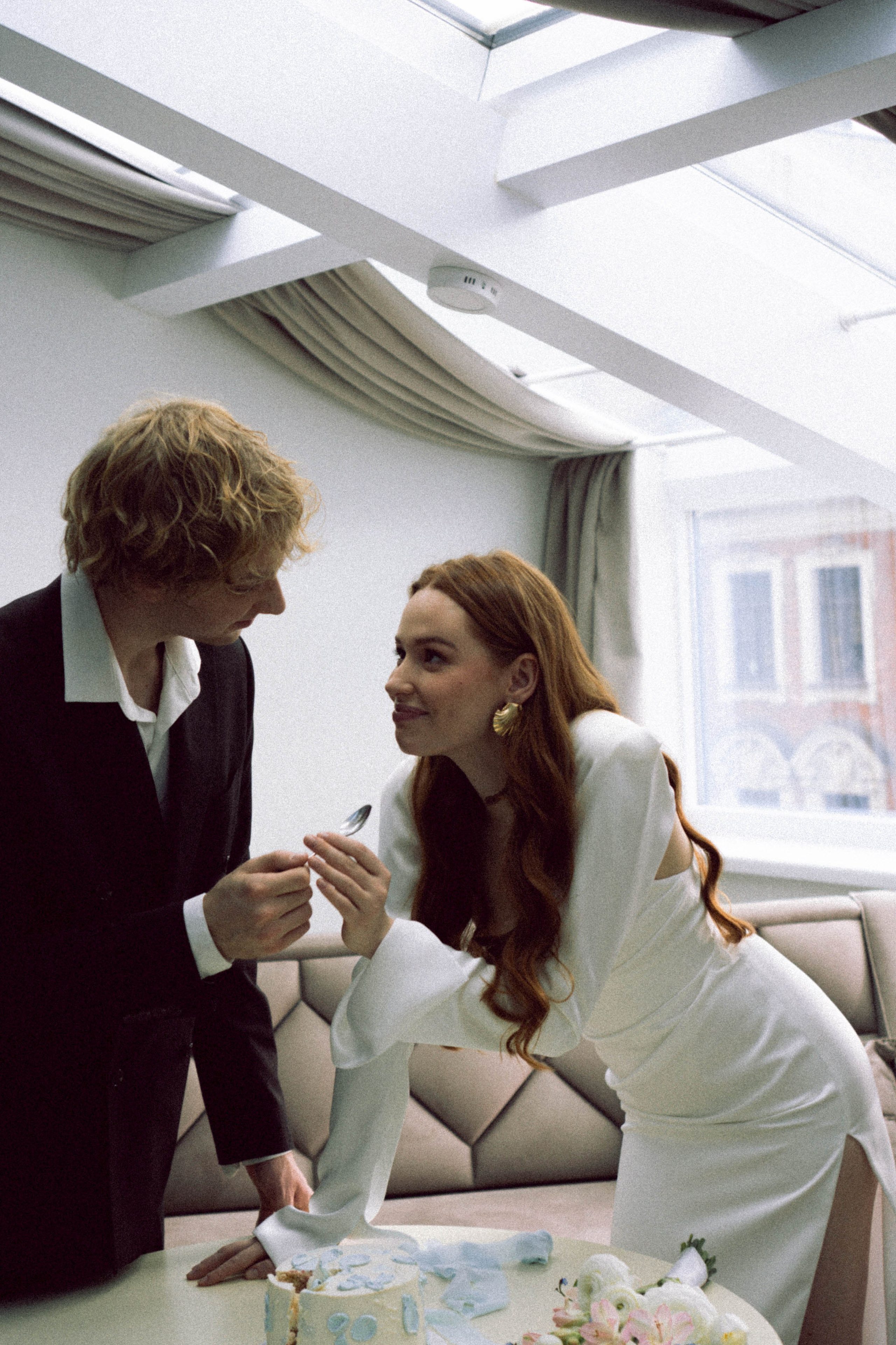 СВАДЕБНАЯ СЬЕМКА В ОТЕЛЕ. СБОРЫ ЖЕНИХА И НЕВЕСТЫ И ТАКЖЕ ТОР И ПОДГОТОВКА К ПРОГУЛКЕ. Профессиональный фотограф, Санкт-Петербург — Виктория Богомолова