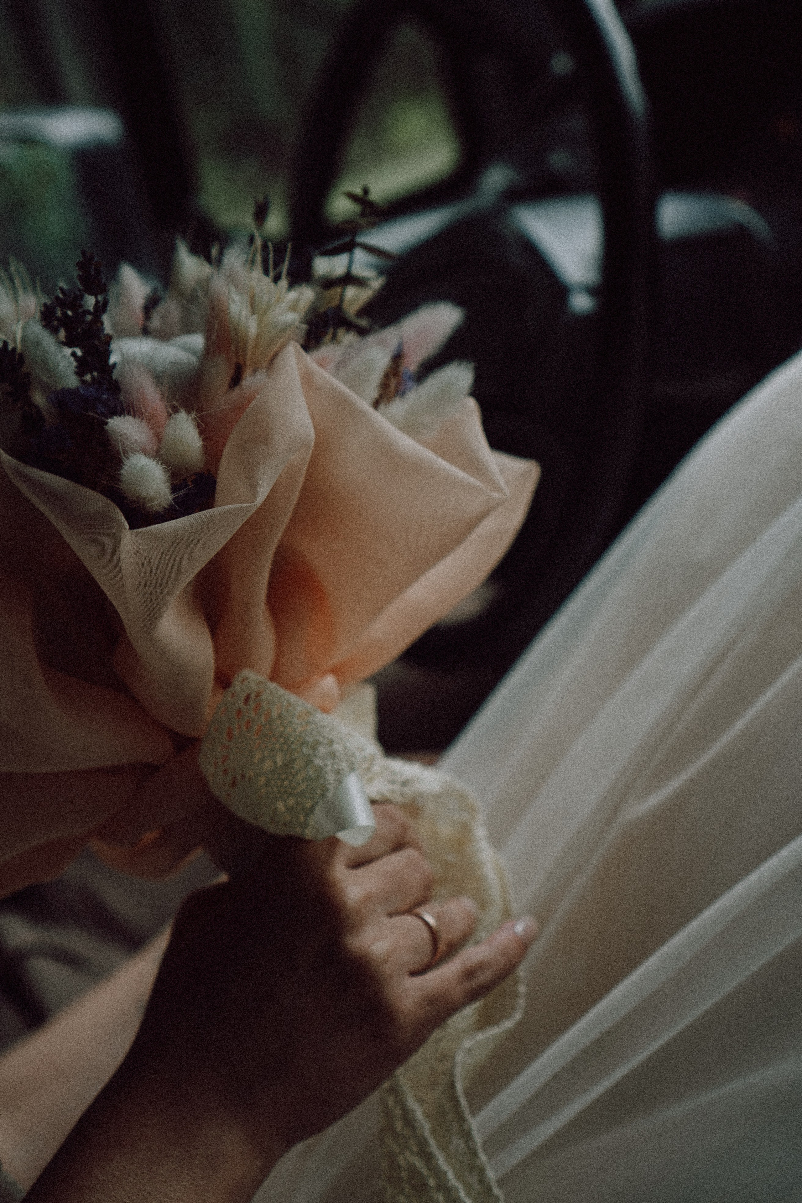 СВАДЕБНАЯ ФОТОСЕССИИЯ ПАРЫ В ГОРОДЕ ПРИОЗЕРСК В СОСНОВОМ ЛЕСУ И С ПИКАПОМ. Профессиональный фотограф, Санкт-Петербург — Виктория Богомолова