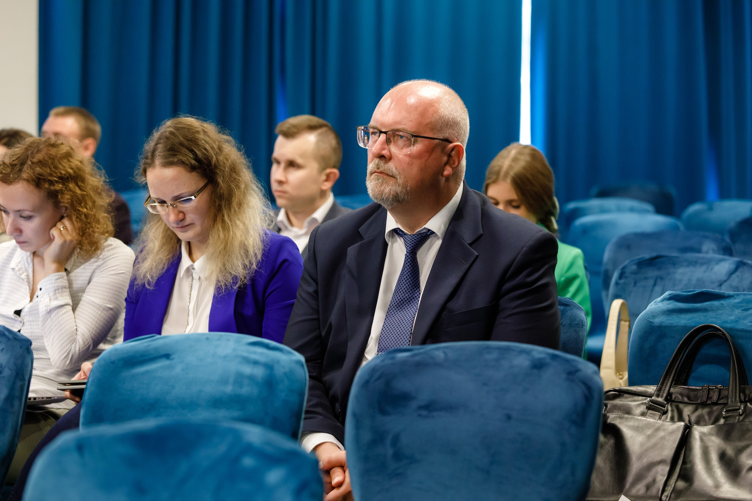 Конференция. COSMOS. Свадебный фотограф в Ярославле Анастасия Архипова