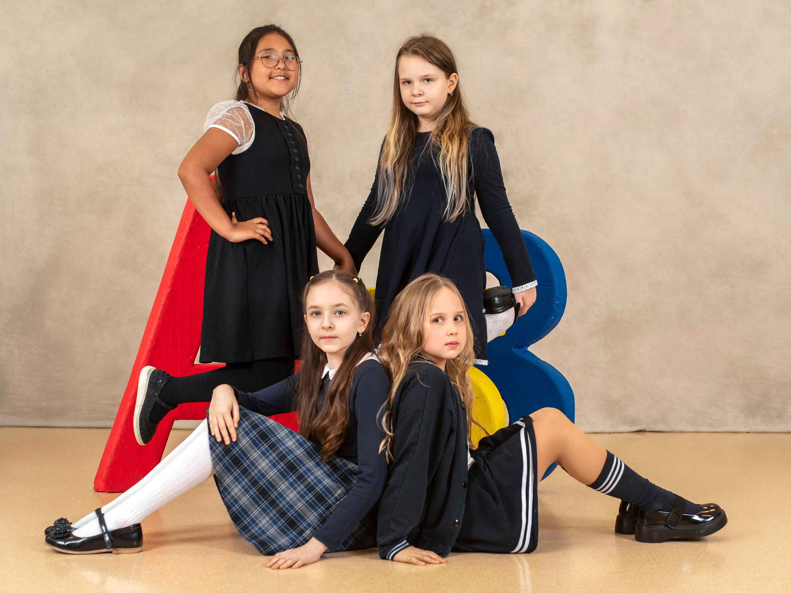 Общие фотографии 1-11 класс. Выпускные альбомы в Тюмени для школ, садов, вузов спортивных секций