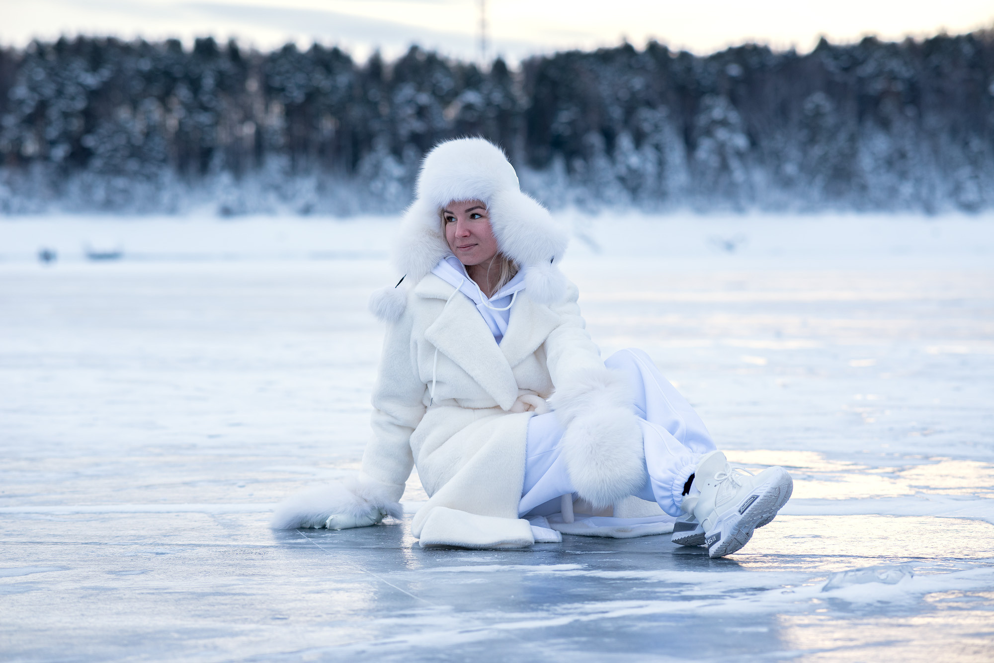 Фотосессия на льду. Елена. Фотограф в Красноярске / Дивногорске. Файзулина Анастасия