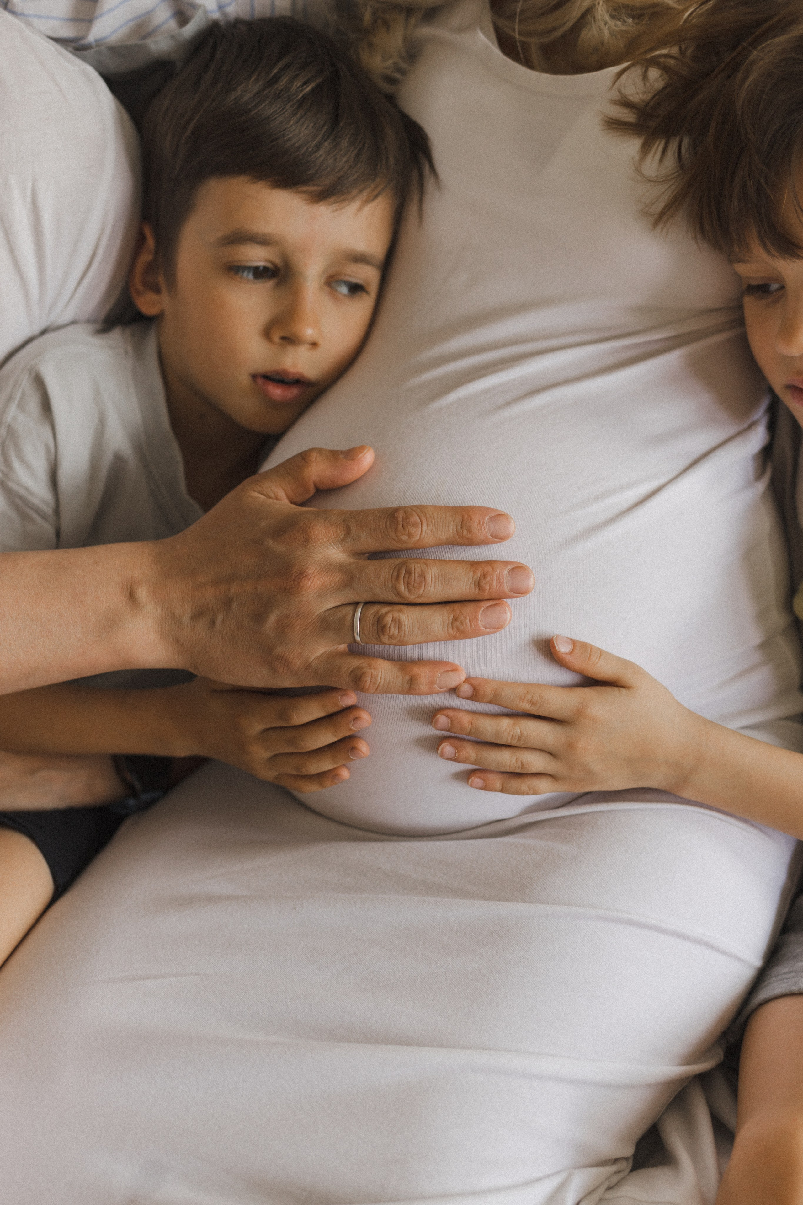 Катя, Паша, Валера и Родион ждут братика. Семейный фотограф в Москве