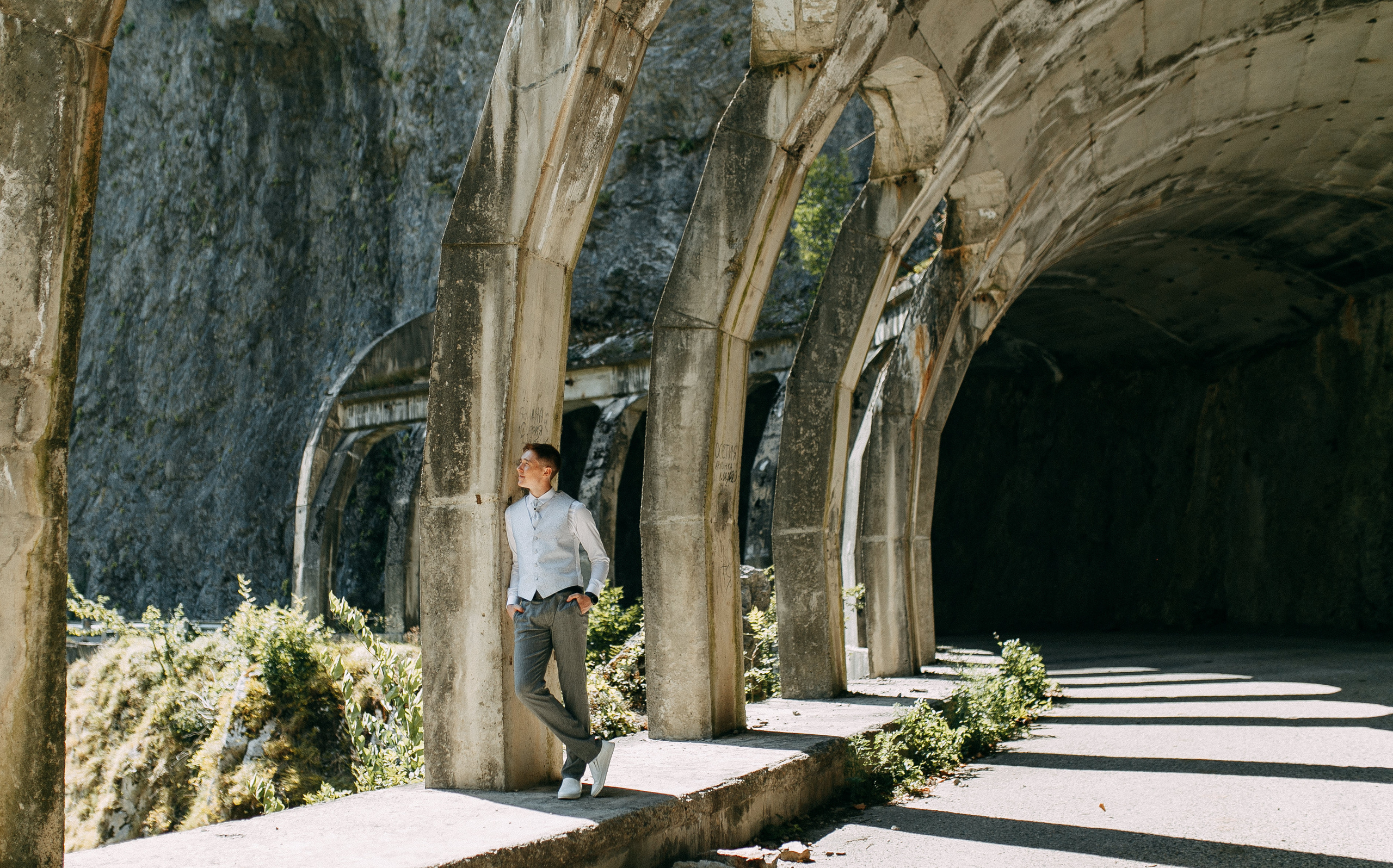 Портрет жениха в горах