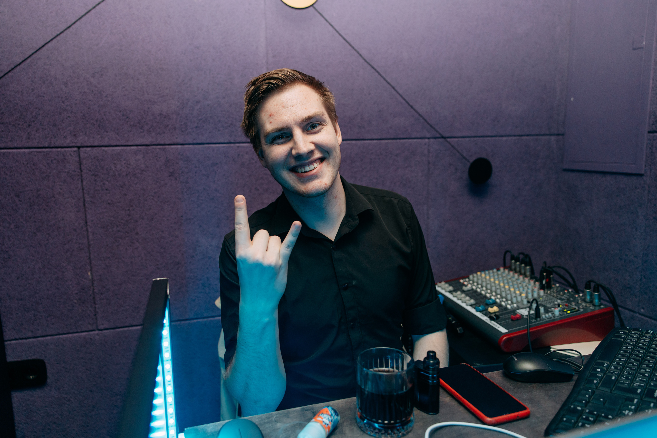 День рождения в караоке. Фото и видео съемка. Андрей Ионов