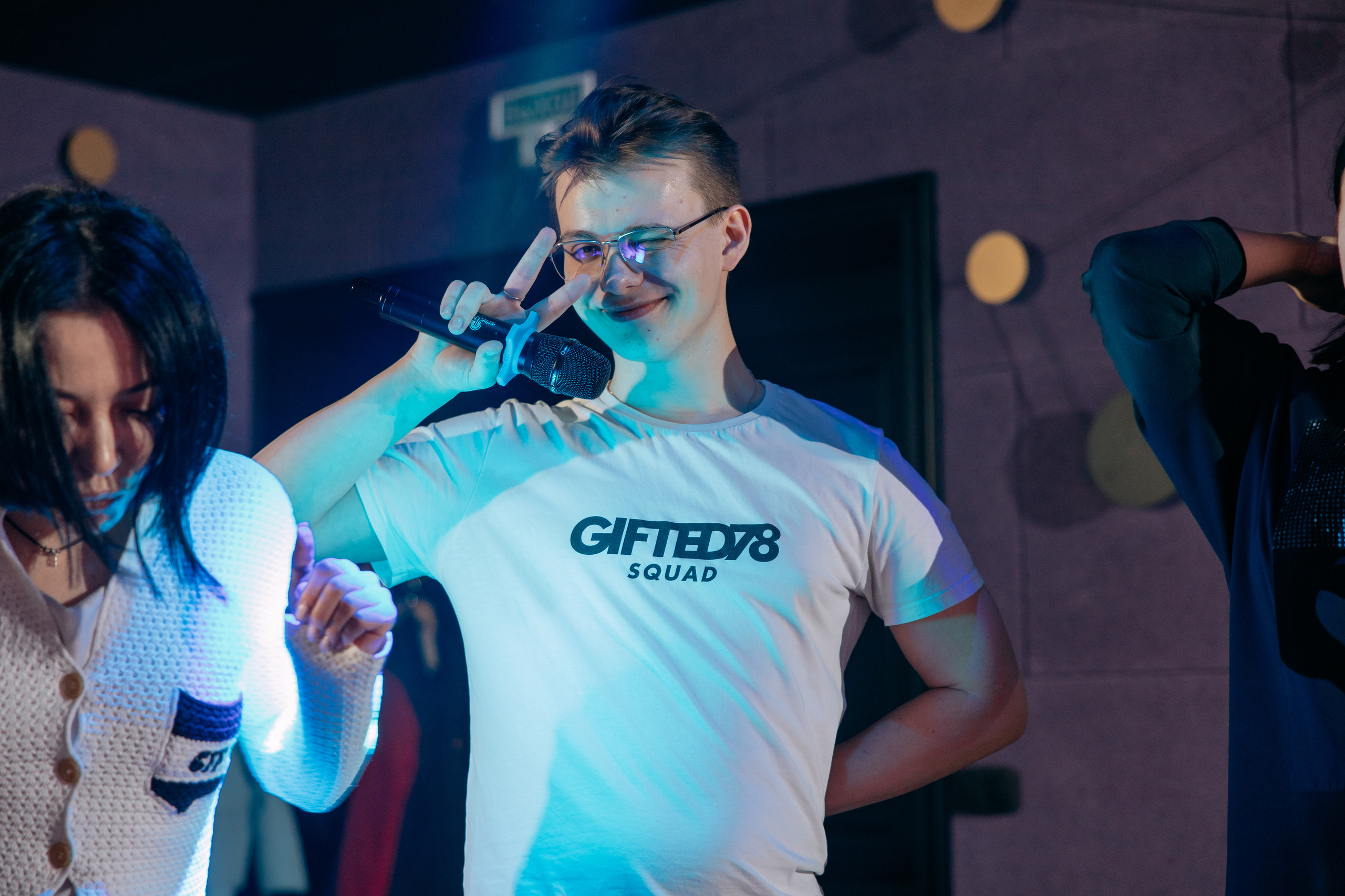 День рождения в караоке. Фото и видео съемка. Андрей Ионов