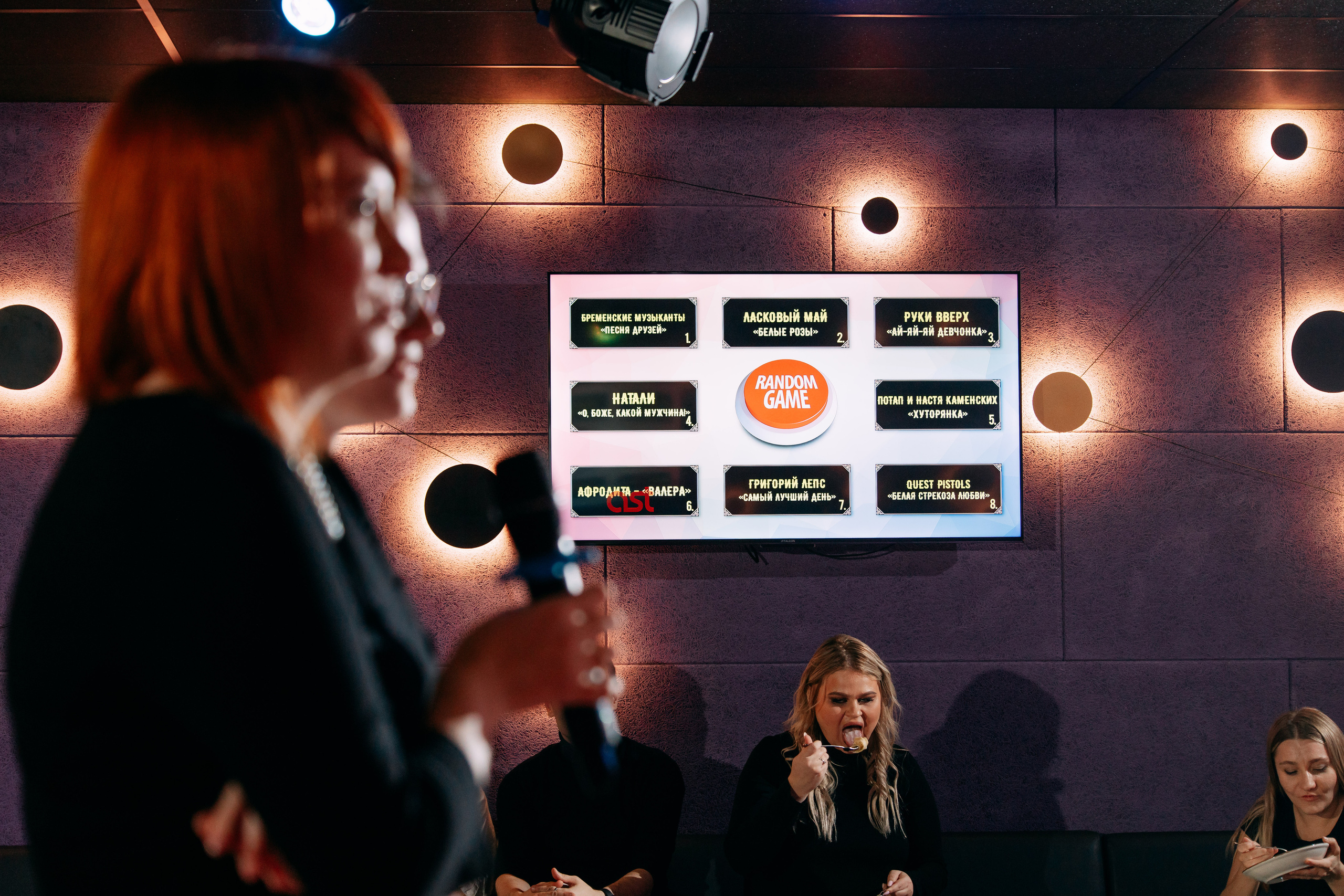 День рождения в караоке. Фото и видео съемка. Андрей Ионов