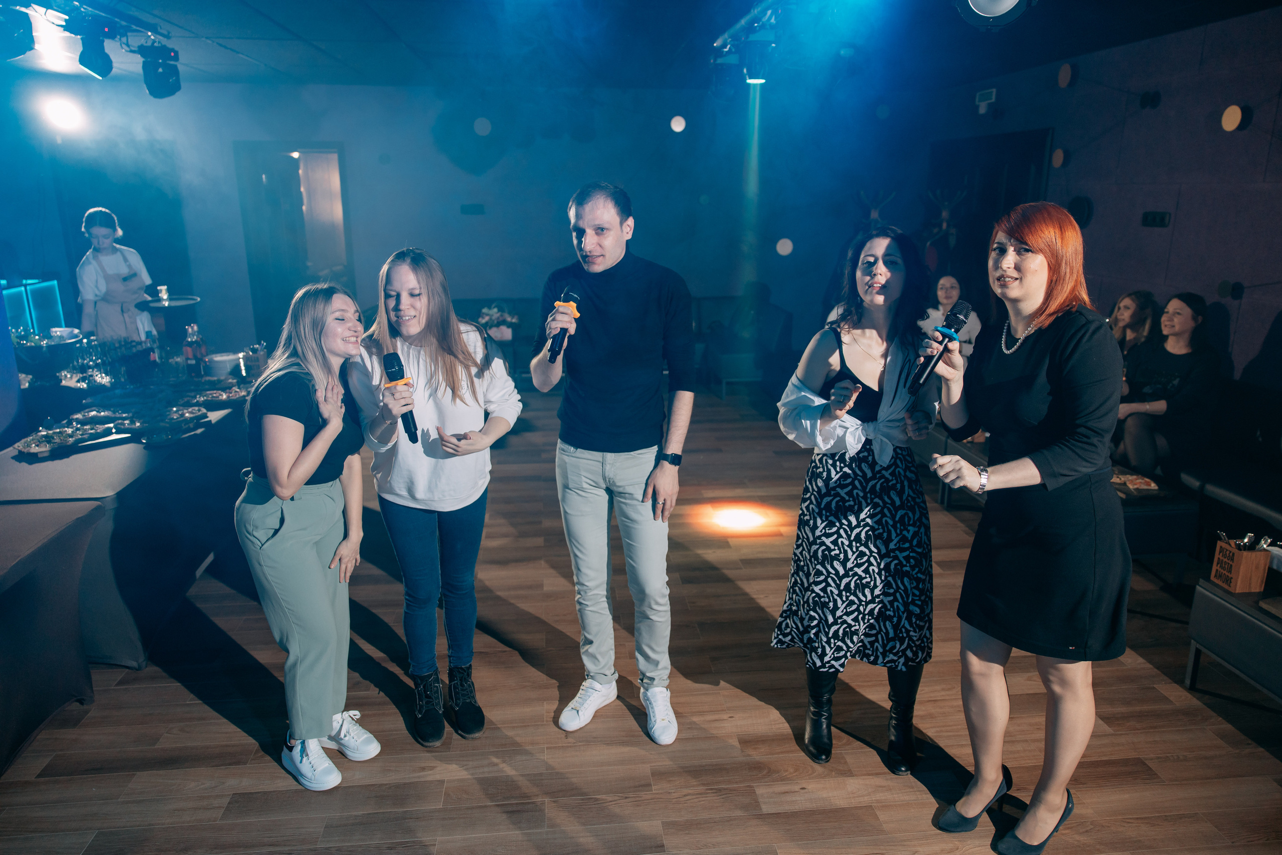 День рождения в караоке. Фото и видео съемка. Андрей Ионов