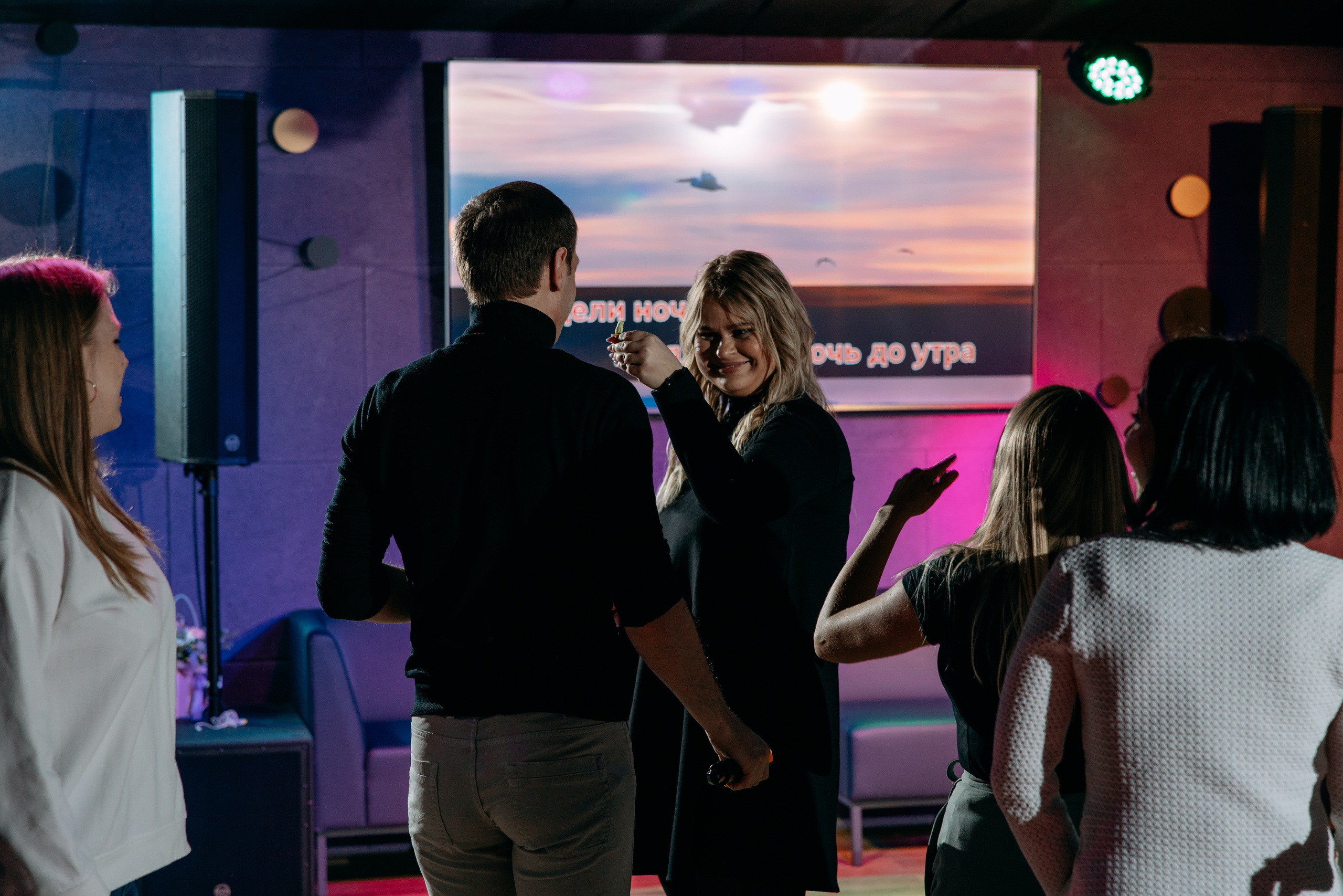 День рождения в караоке. Фото и видео съемка. Андрей Ионов