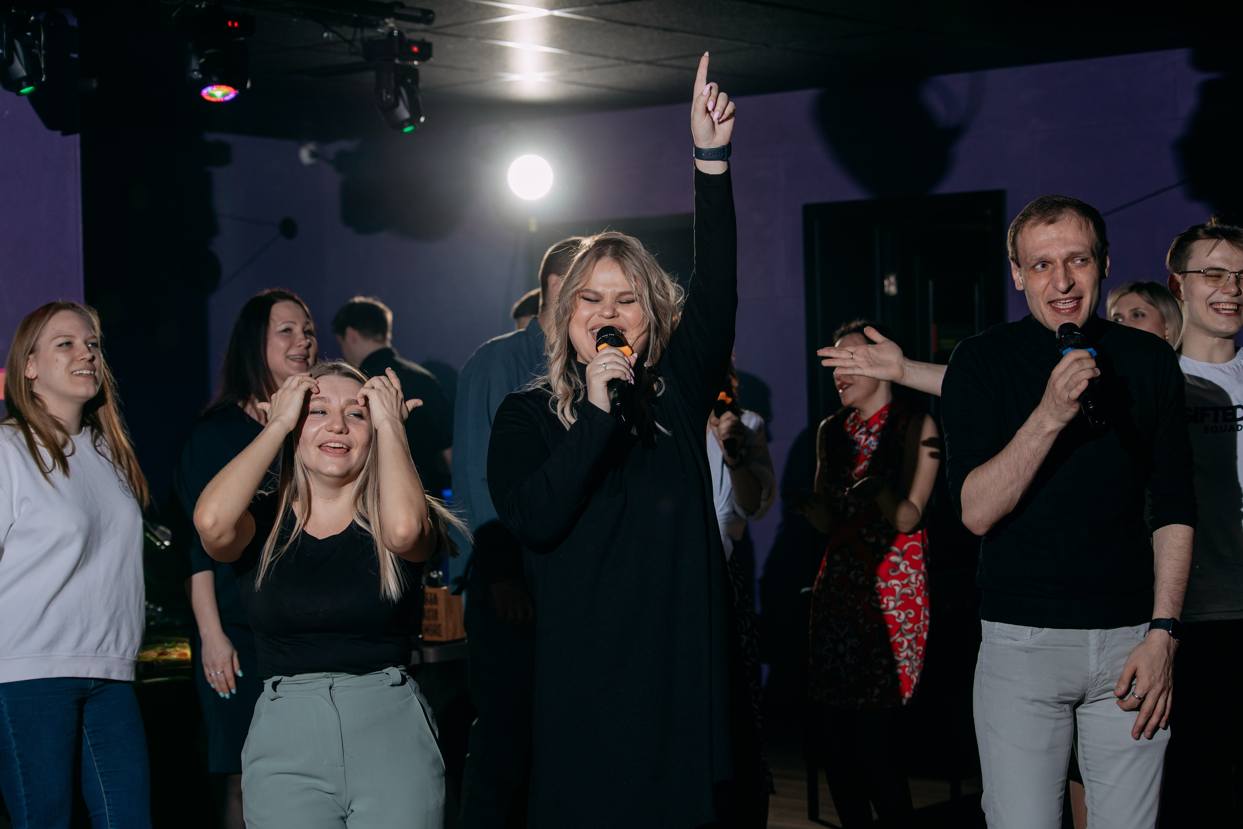 День рождения в караоке. Фото и видео съемка. Андрей Ионов