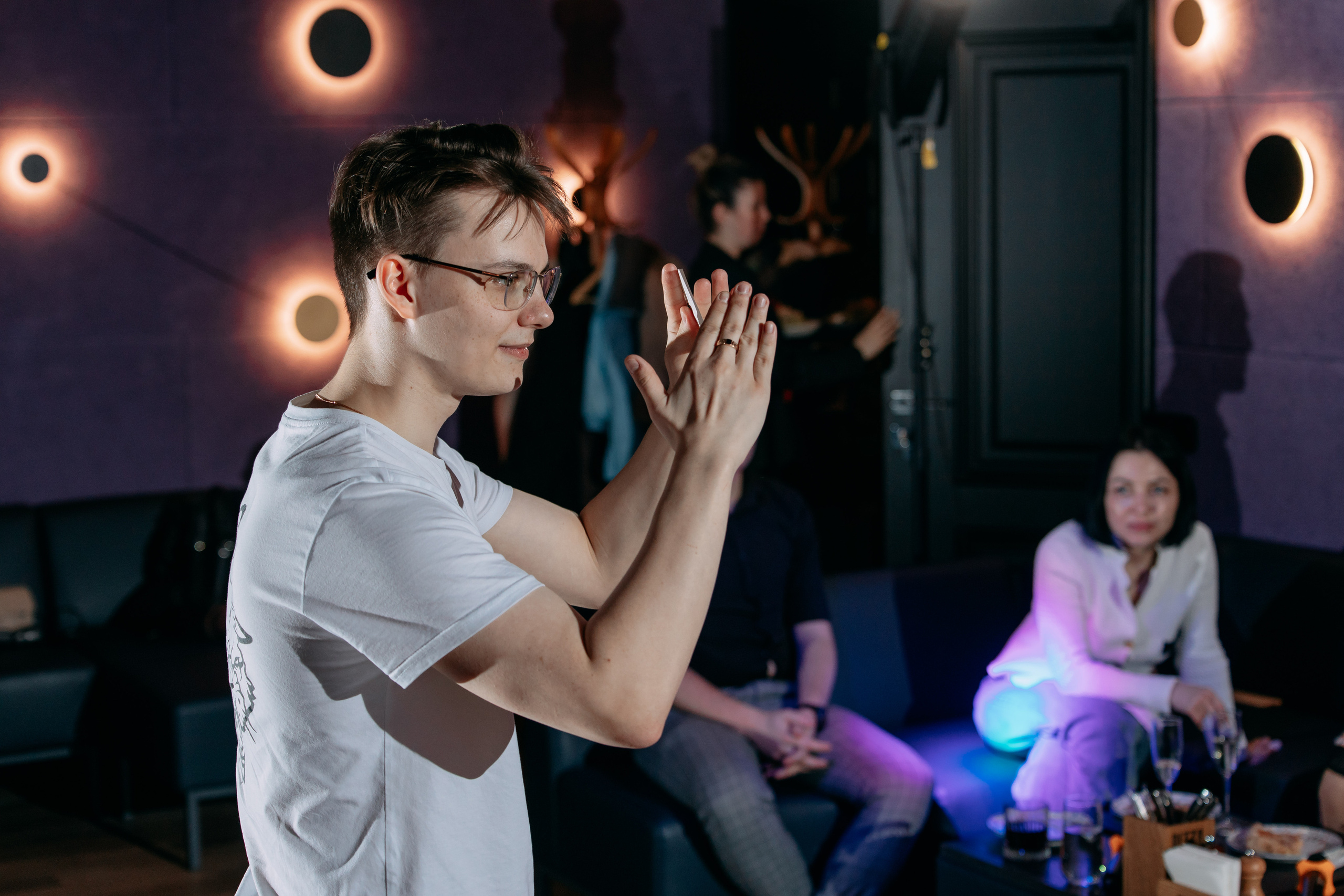 День рождения в караоке. Фото и видео съемка. Андрей Ионов