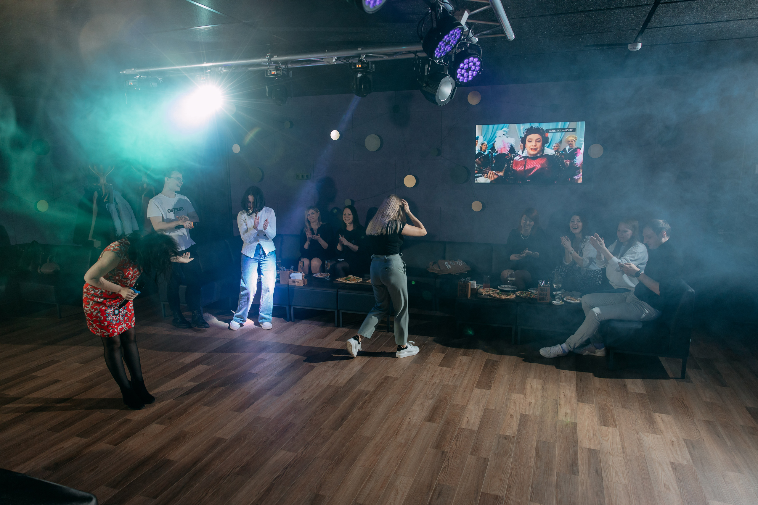 День рождения в караоке. Фото и видео съемка. Андрей Ионов