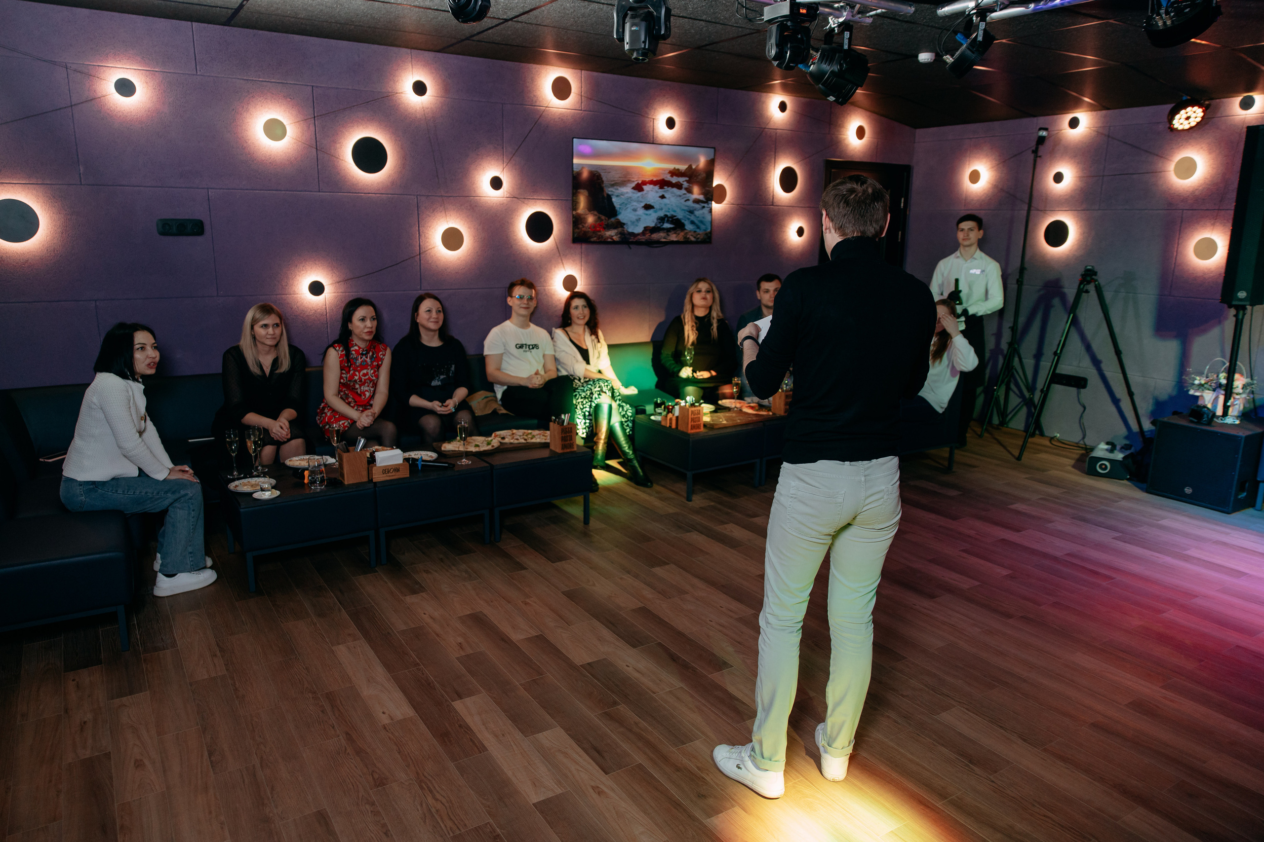 День рождения в караоке. Фото и видео съемка. Андрей Ионов