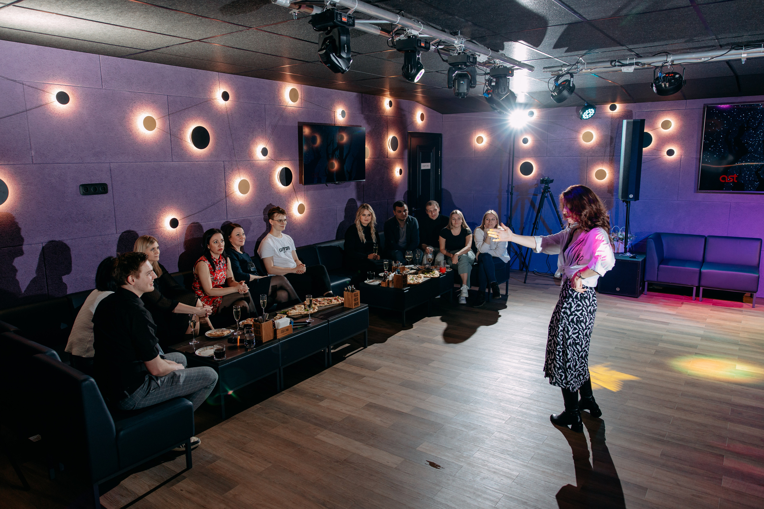 День рождения в караоке. Фото и видео съемка. Андрей Ионов