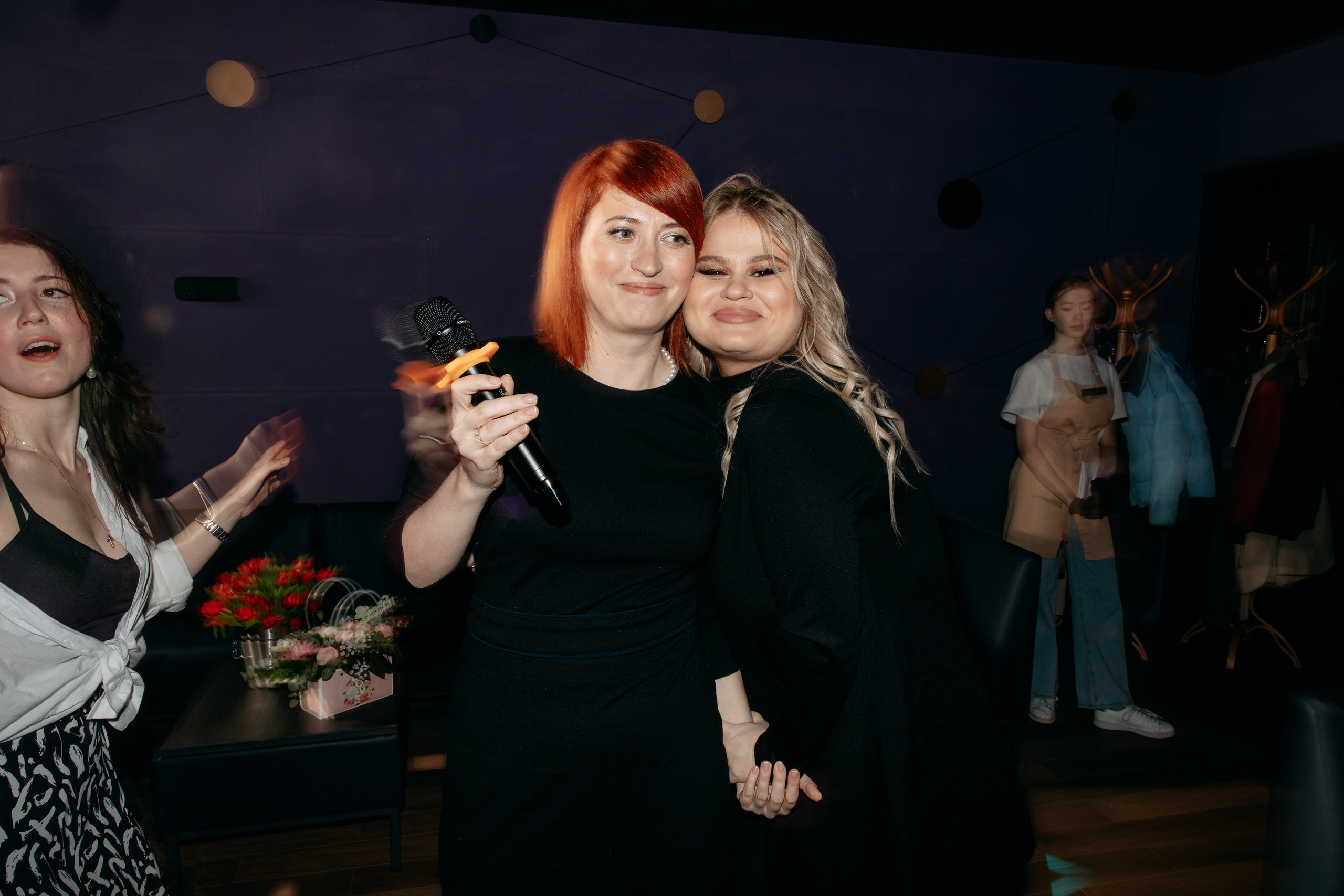 День рождения в караоке. Фото и видео съемка. Андрей Ионов