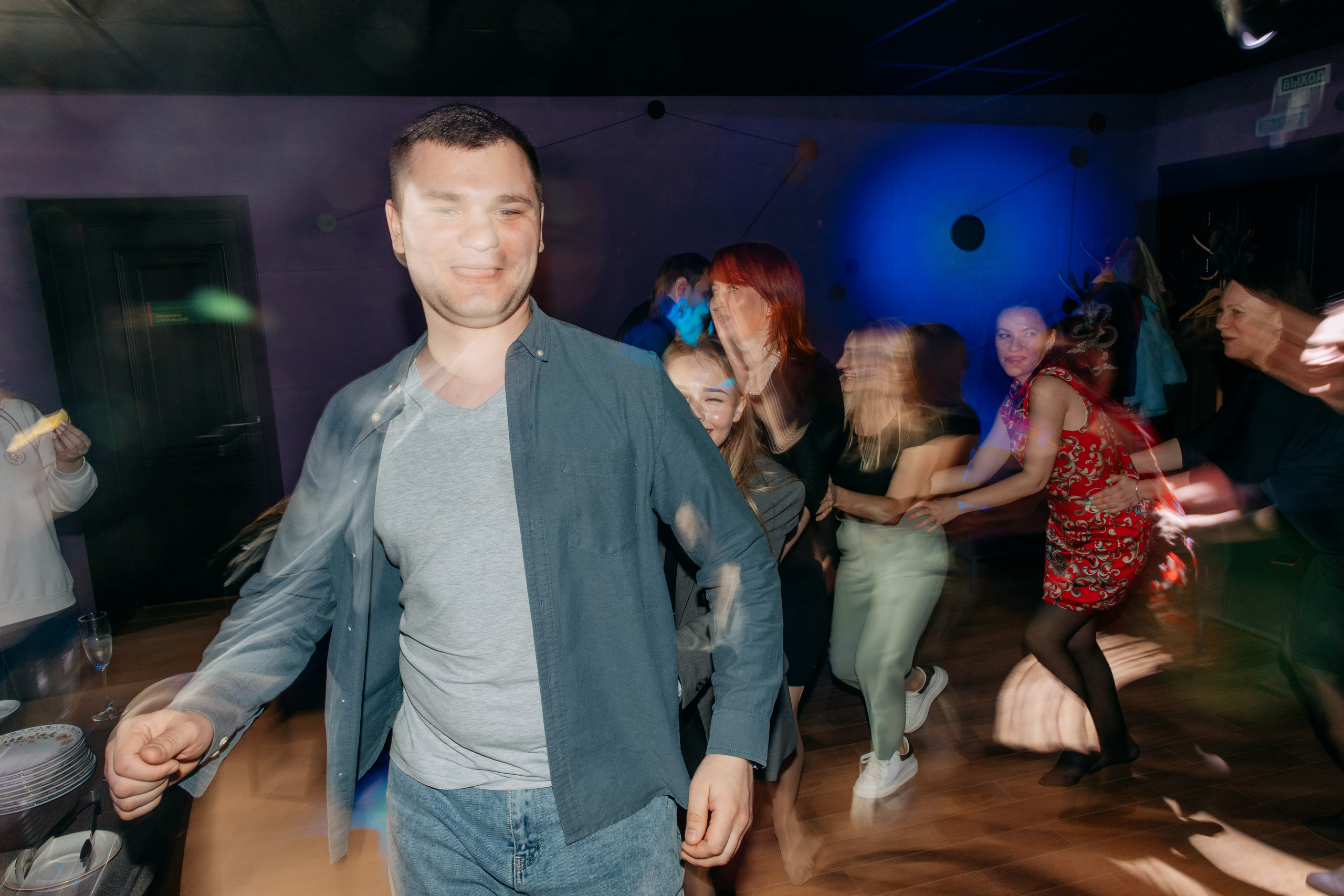 День рождения в караоке. Фото и видео съемка. Андрей Ионов