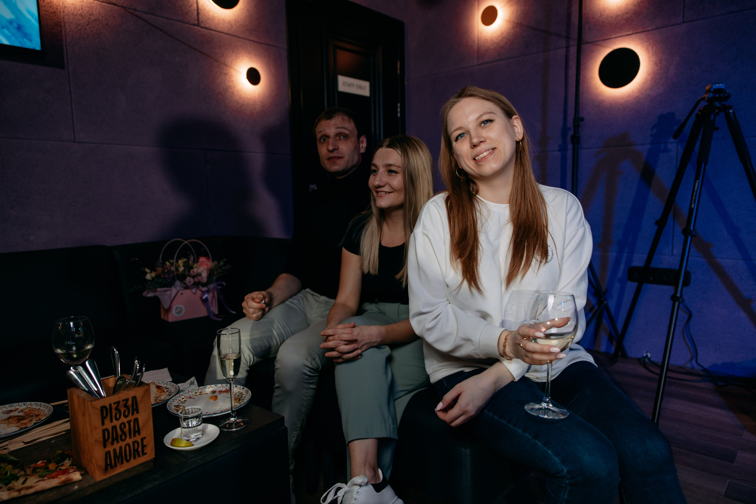 День рождения в караоке. Фото и видео съемка. Андрей Ионов