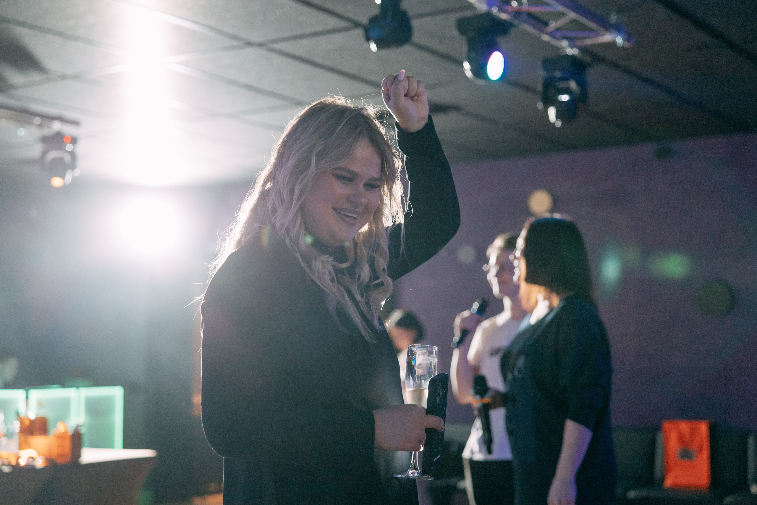 День рождения в караоке. Фото и видео съемка. Андрей Ионов