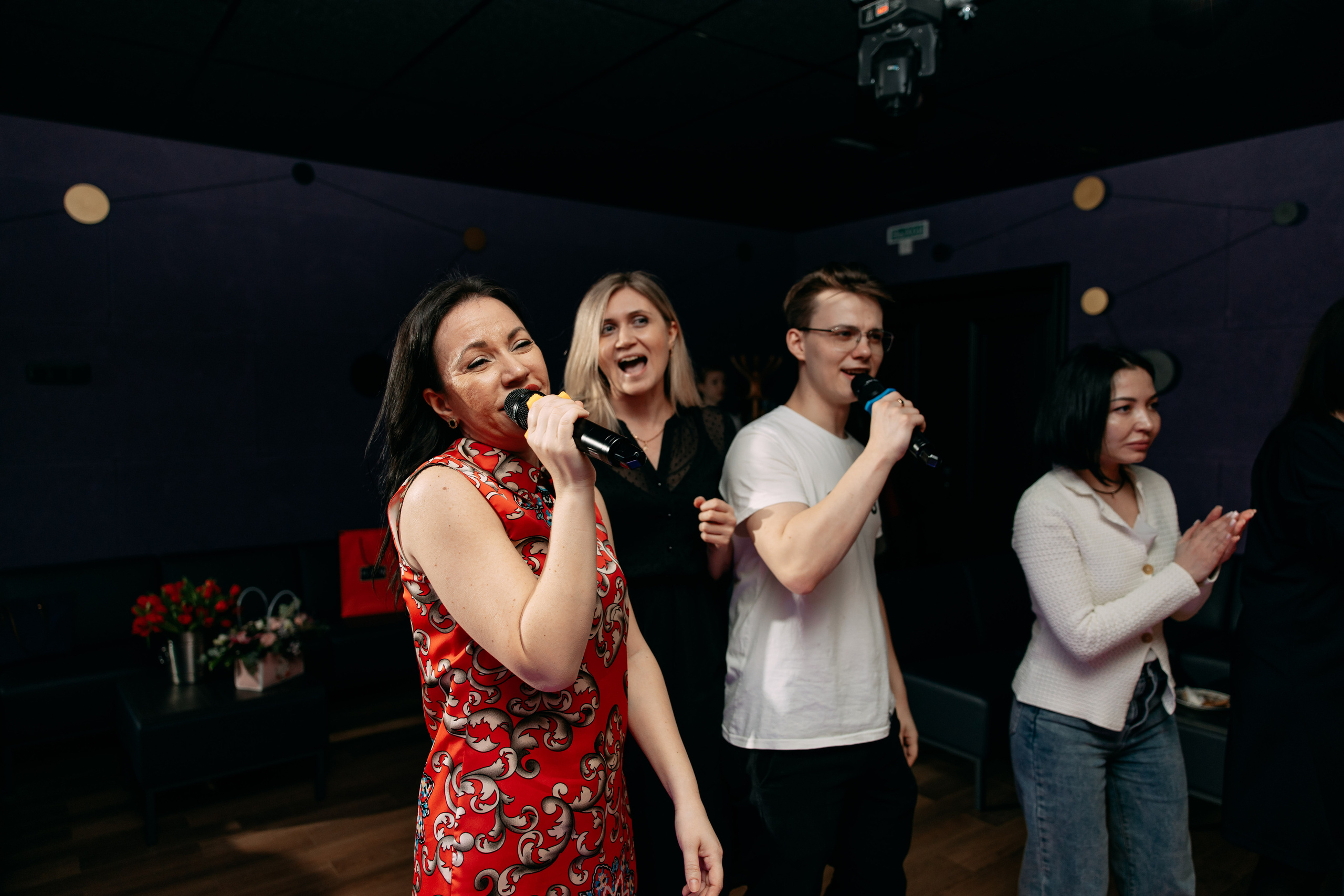 День рождения в караоке. Фото и видео съемка. Андрей Ионов