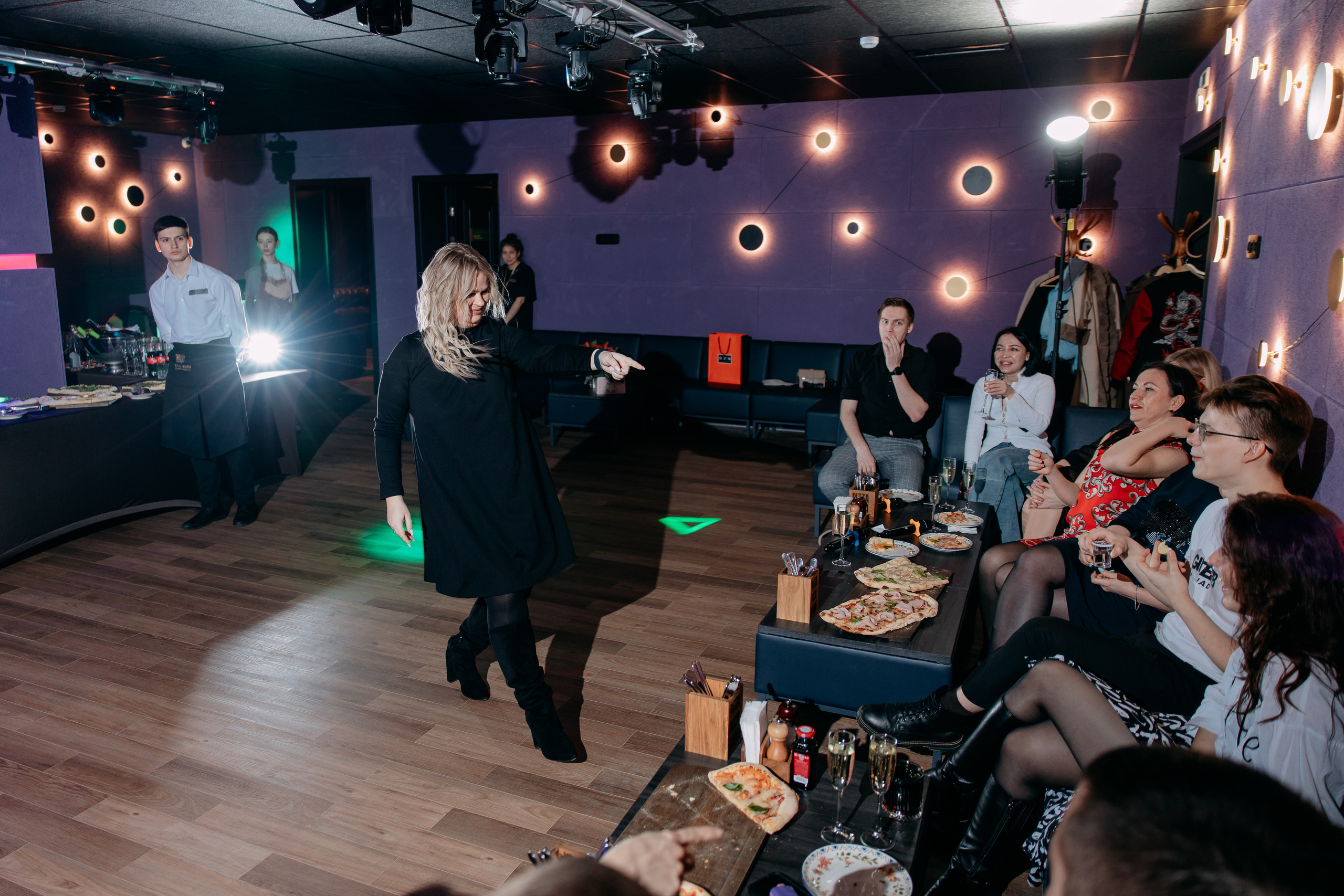 День рождения в караоке. Фото и видео съемка. Андрей Ионов