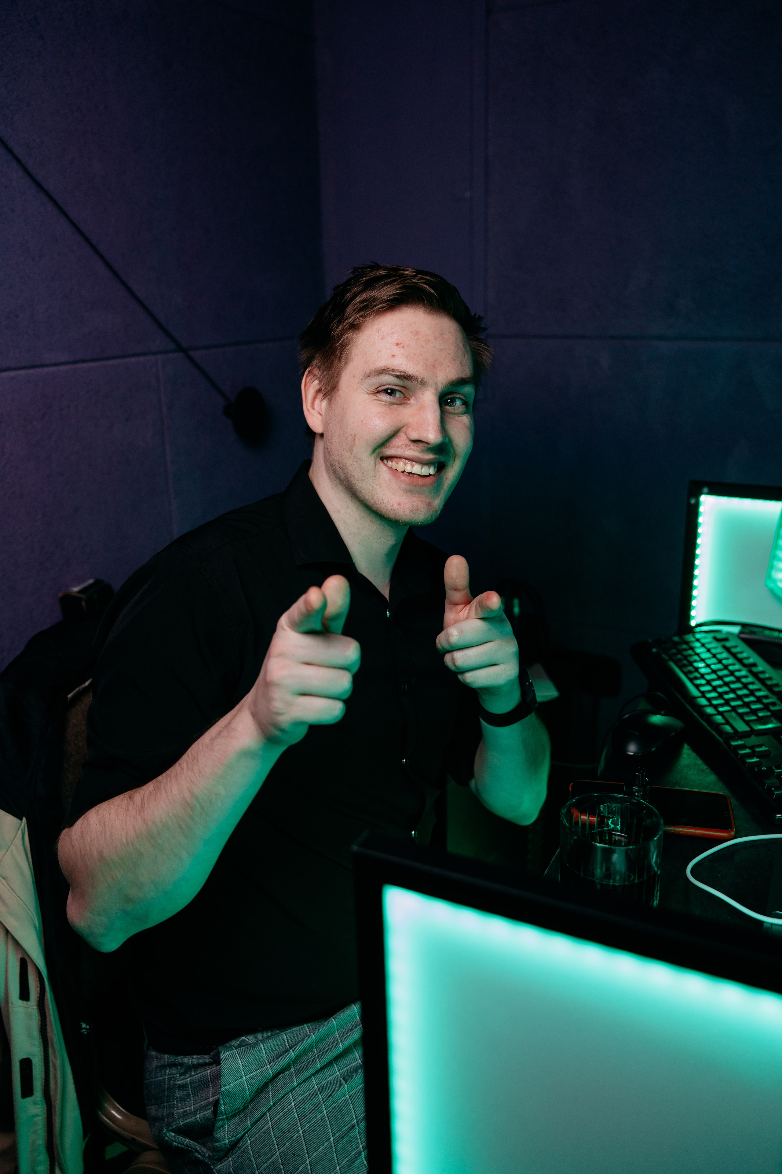 День рождения в караоке. Фото и видео съемка. Андрей Ионов