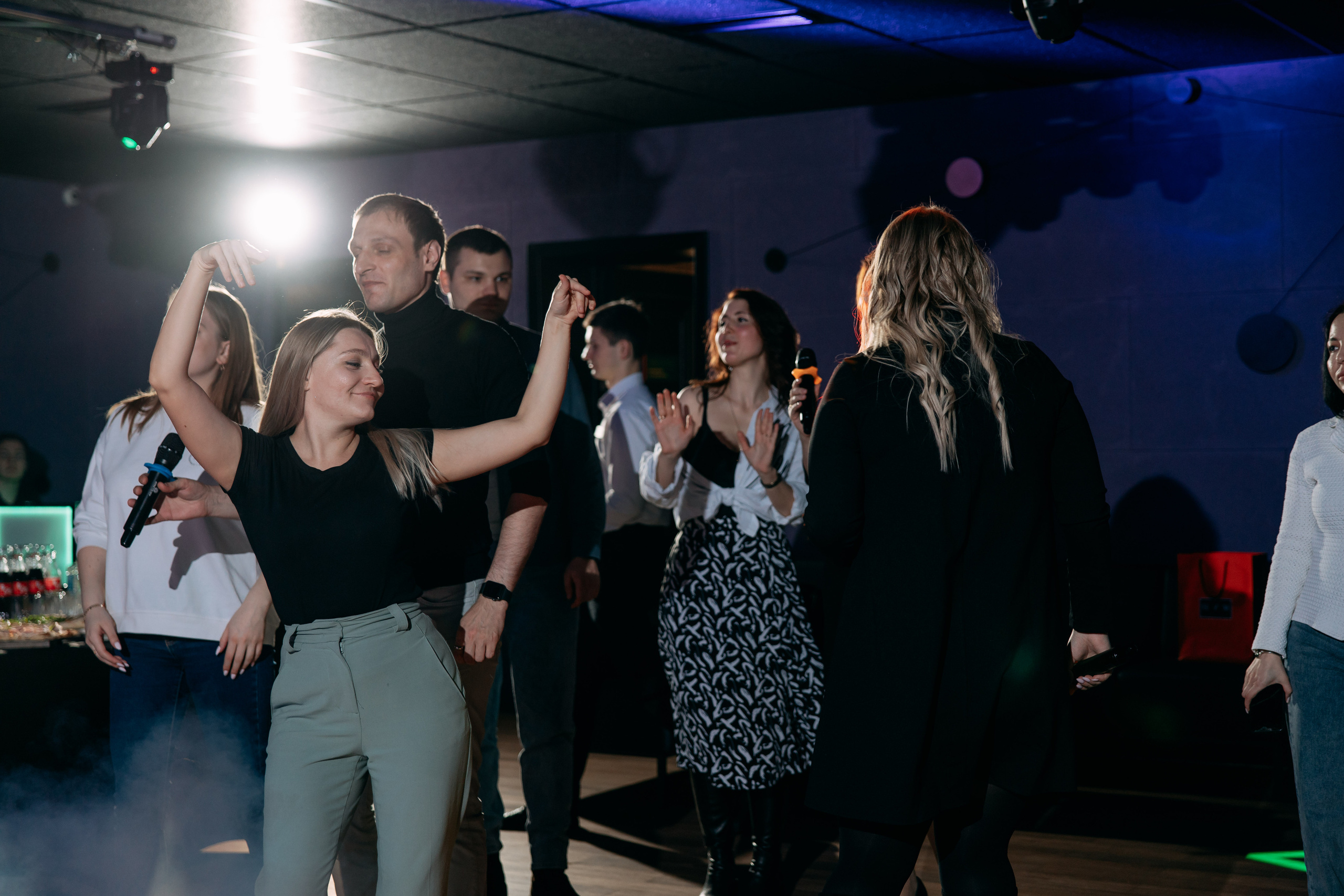 День рождения в караоке. Фото и видео съемка. Андрей Ионов