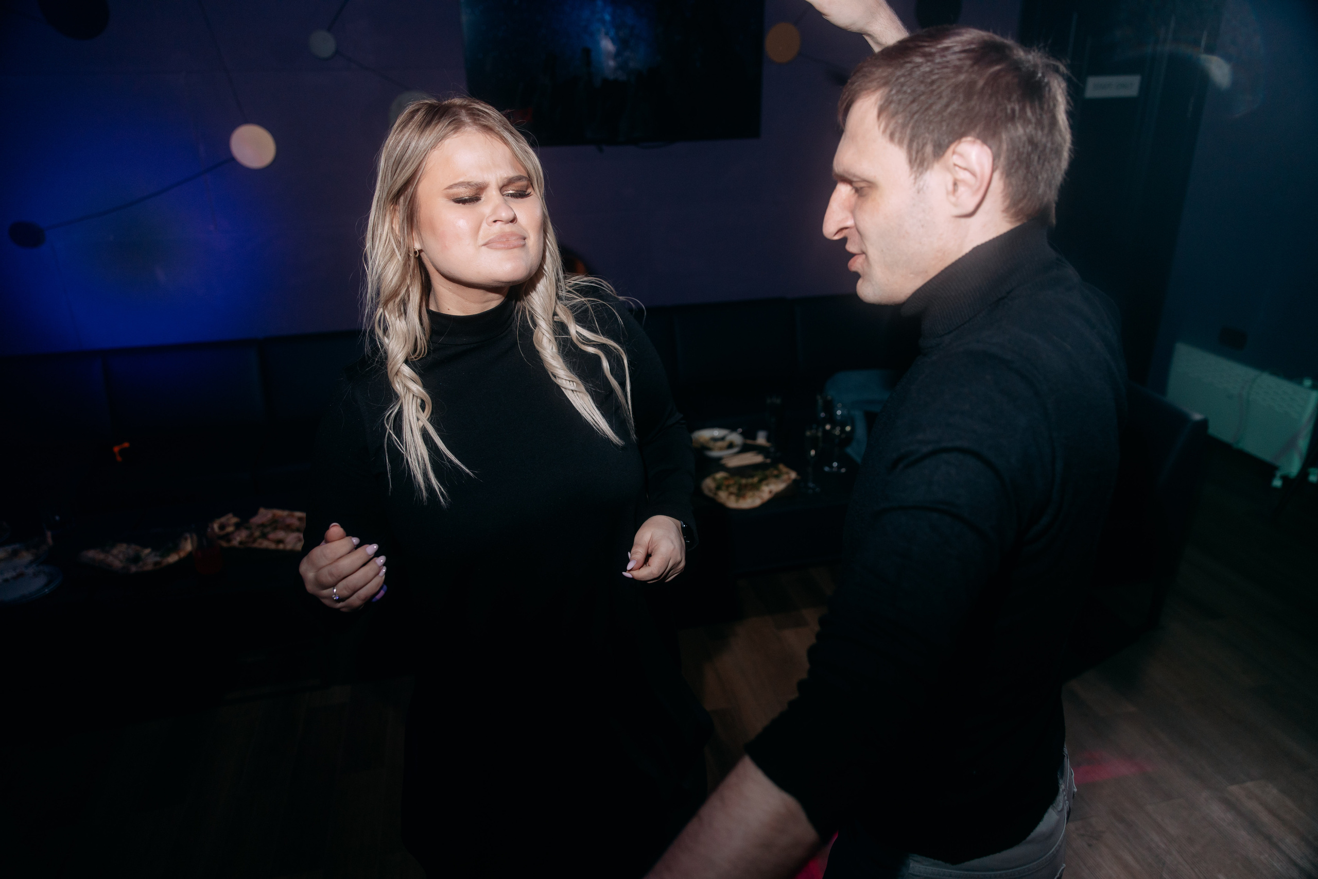 День рождения в караоке. Фото и видео съемка. Андрей Ионов