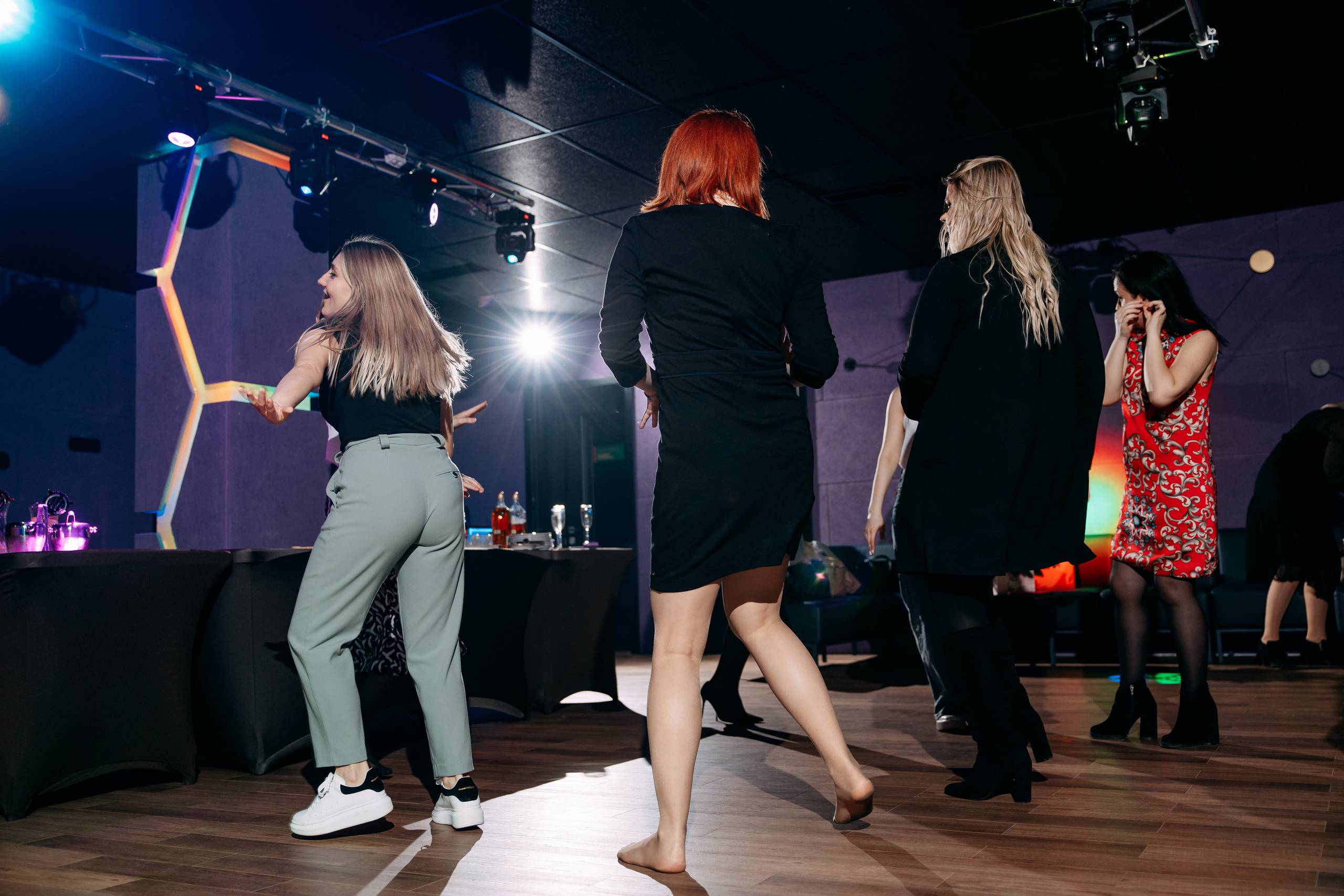 День рождения в караоке. Фото и видео съемка. Андрей Ионов