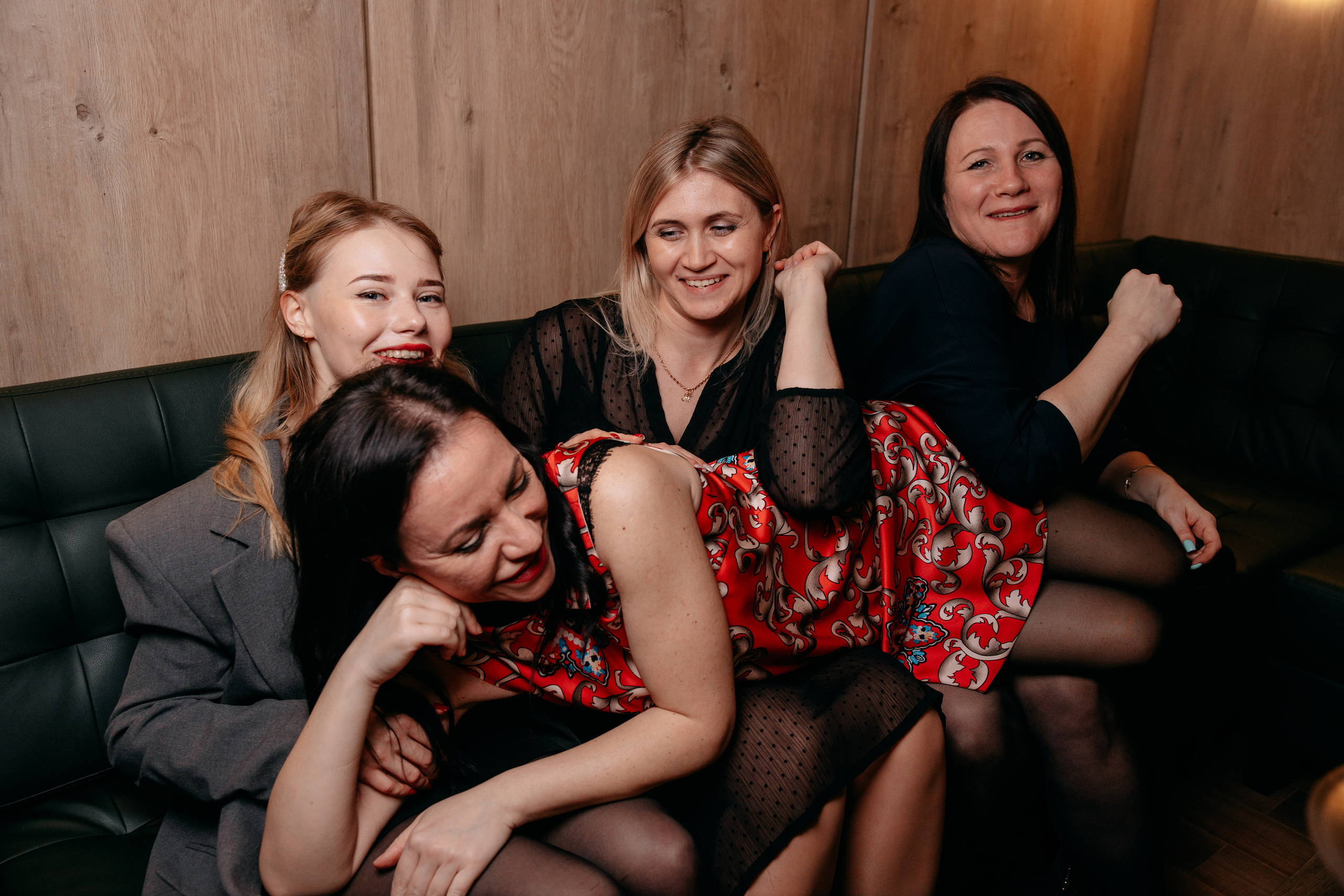 День рождения в караоке. Фото и видео съемка. Андрей Ионов