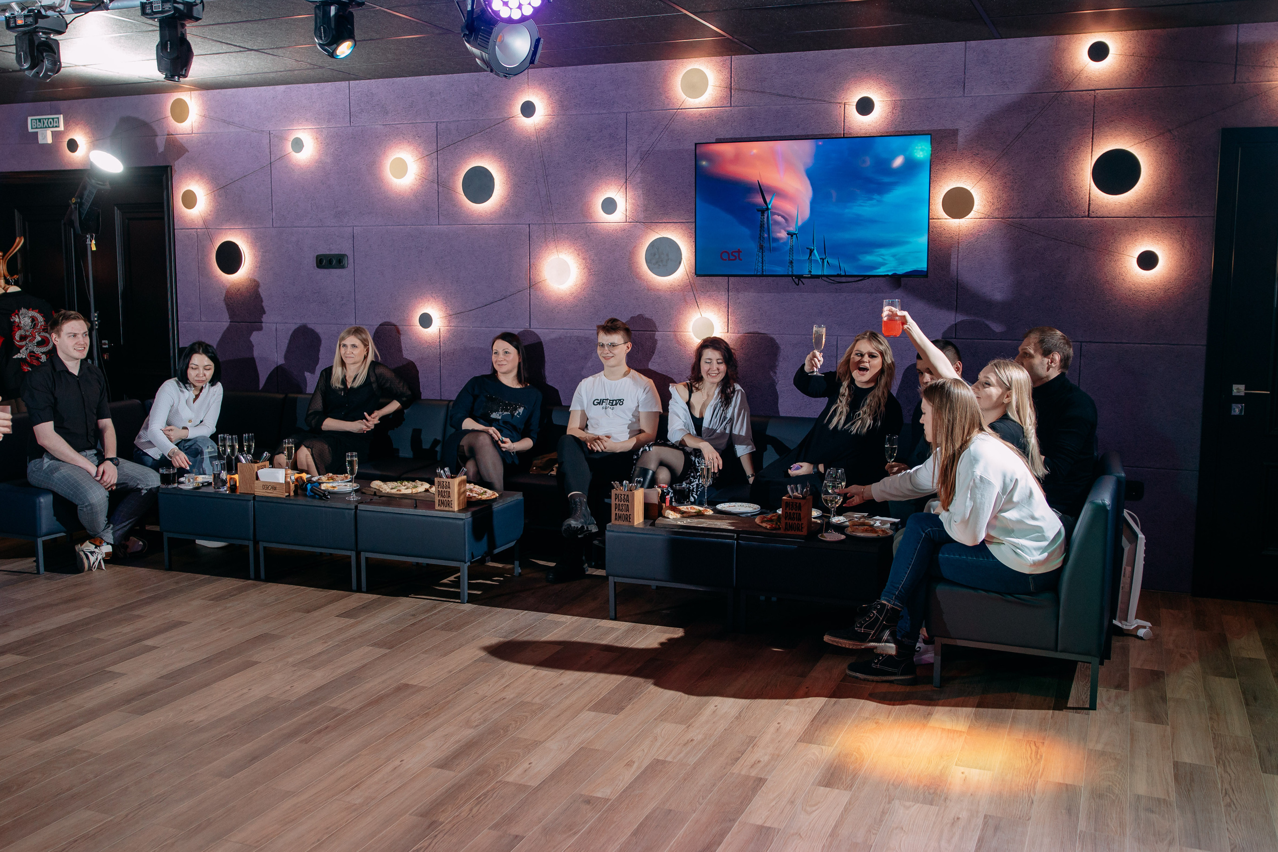 День рождения в караоке. Фото и видео съемка. Андрей Ионов