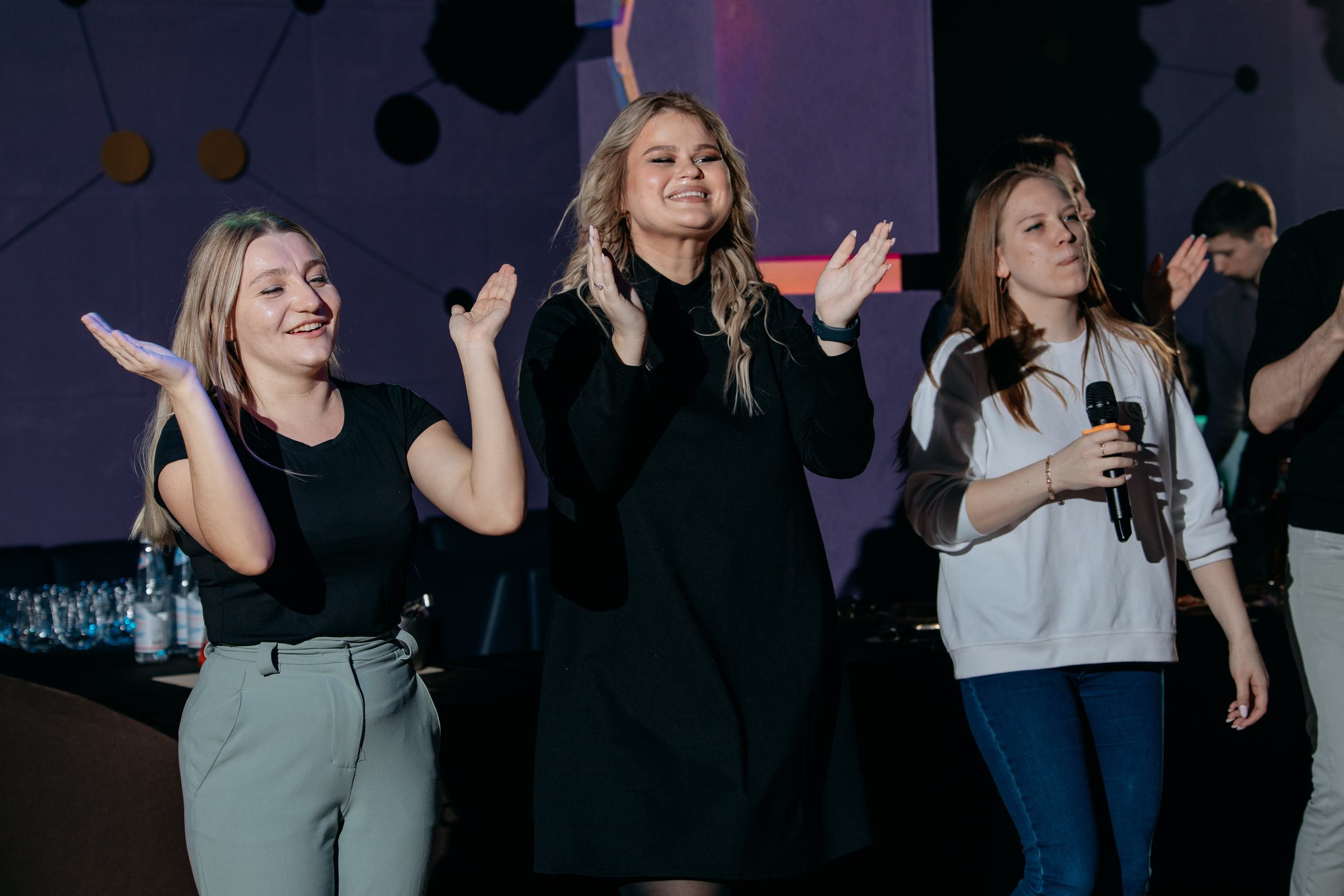 День рождения в караоке. Фото и видео съемка. Андрей Ионов