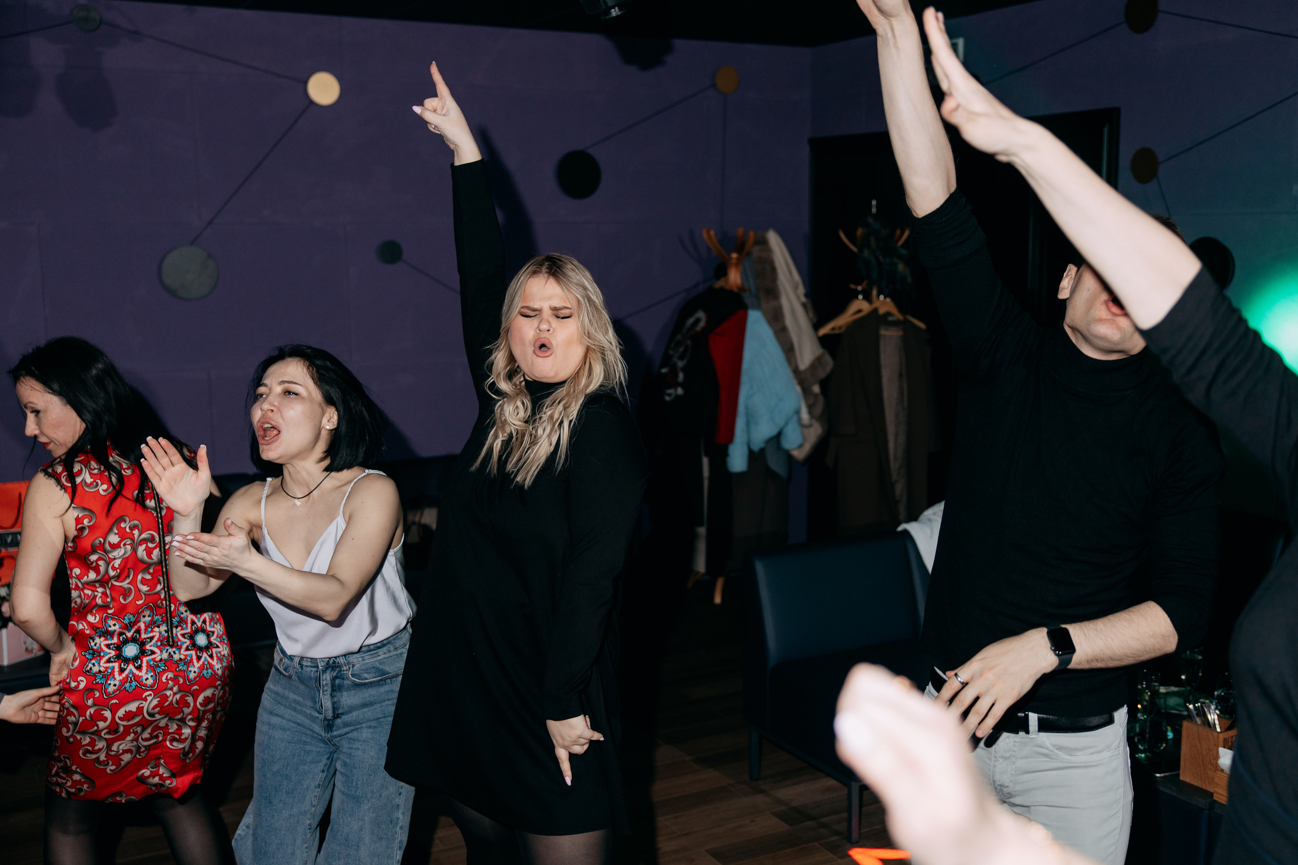 День рождения в караоке. Фото и видео съемка. Андрей Ионов