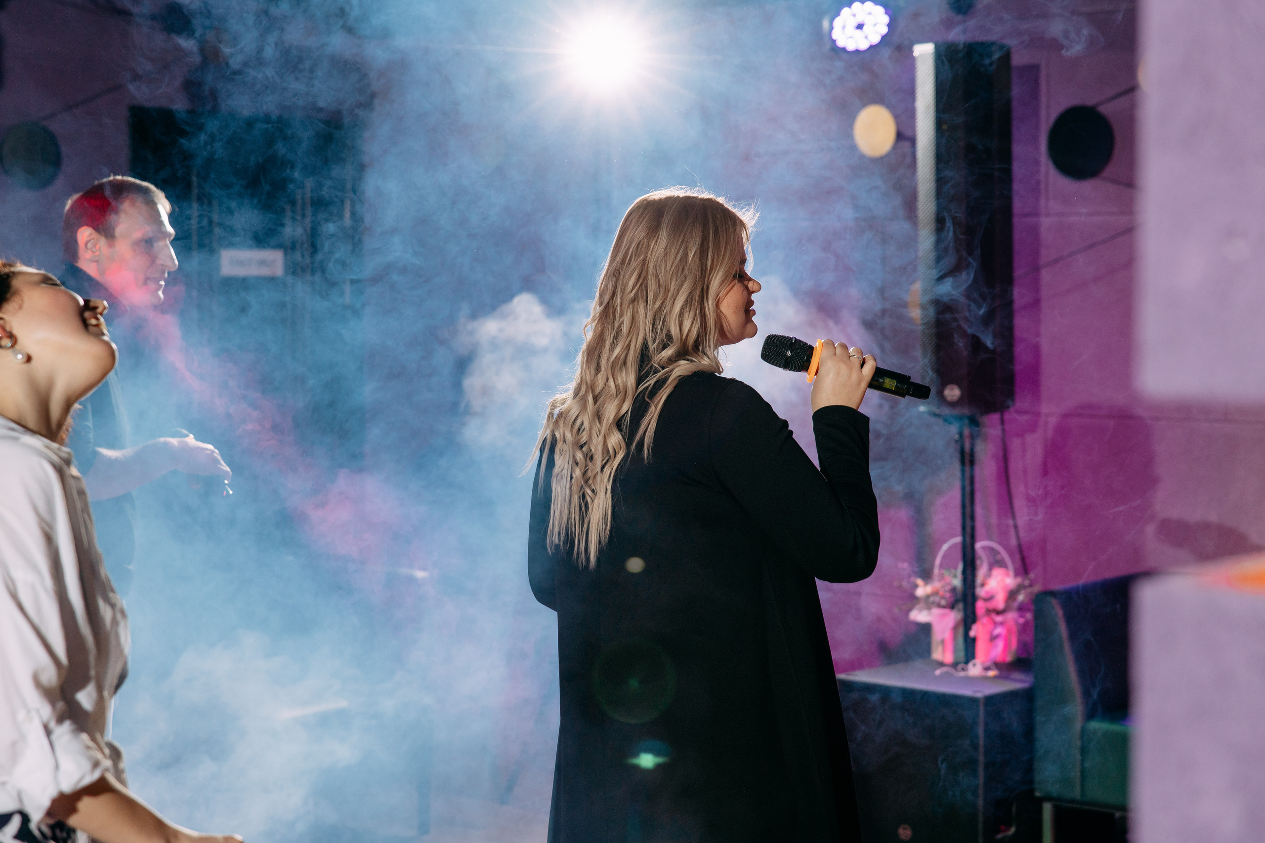 День рождения в караоке. Фото и видео съемка. Андрей Ионов