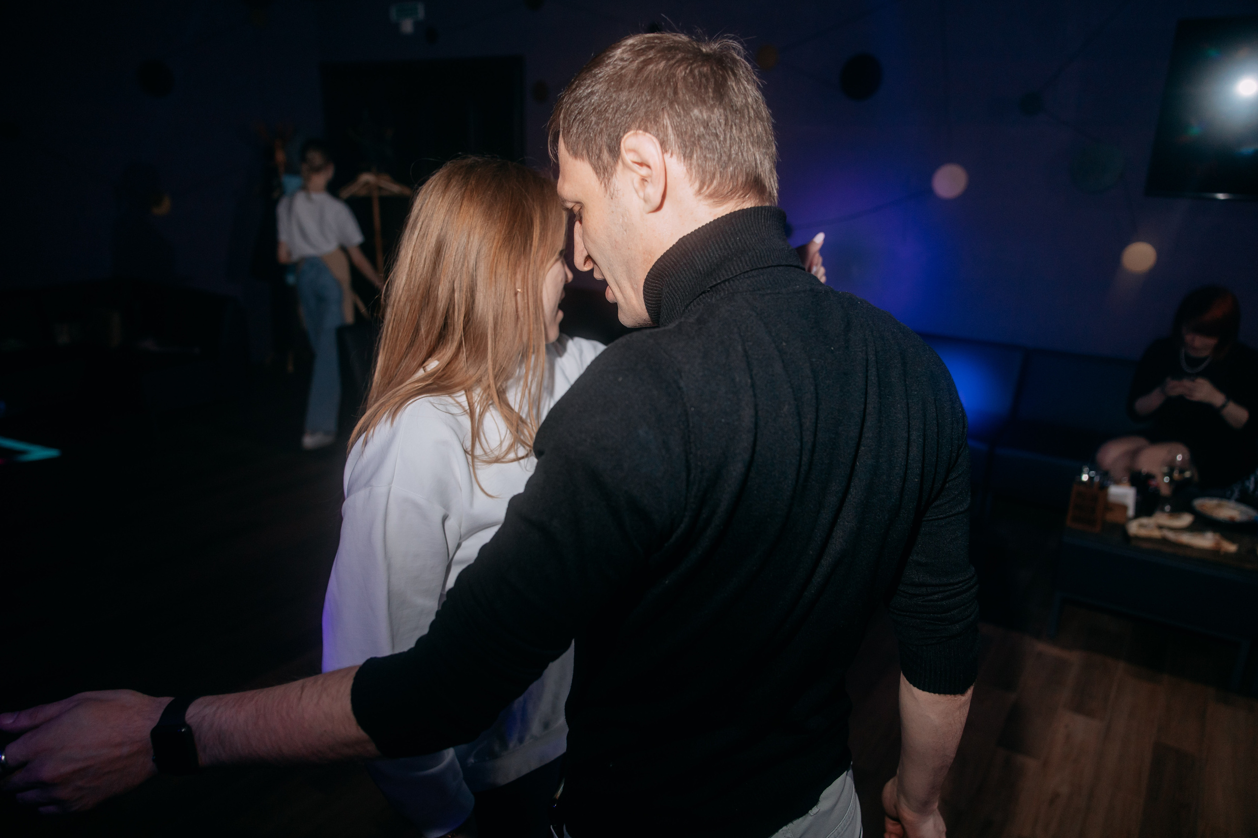 День рождения в караоке. Фото и видео съемка. Андрей Ионов