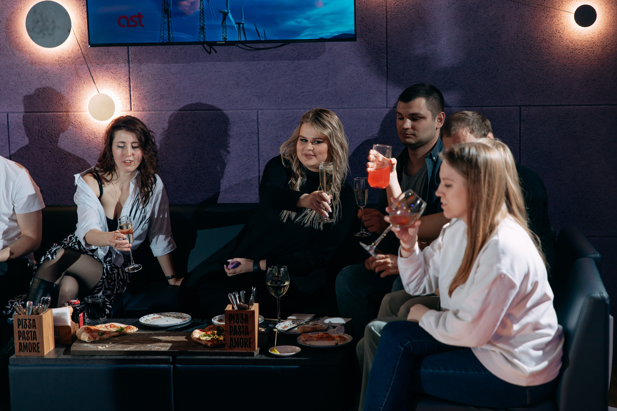 День рождения в караоке. Фото и видео съемка. Андрей Ионов