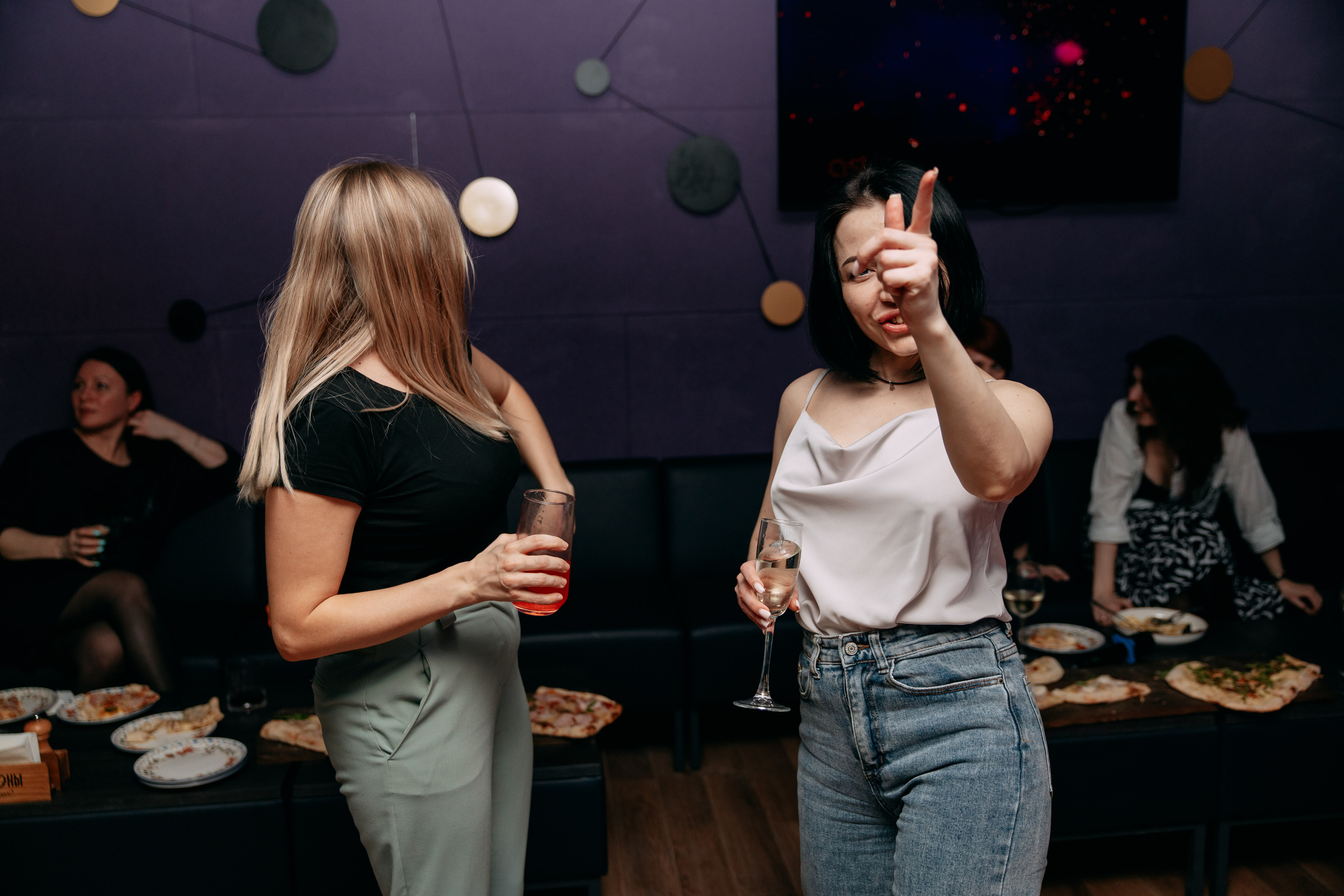 День рождения в караоке. Фото и видео съемка. Андрей Ионов