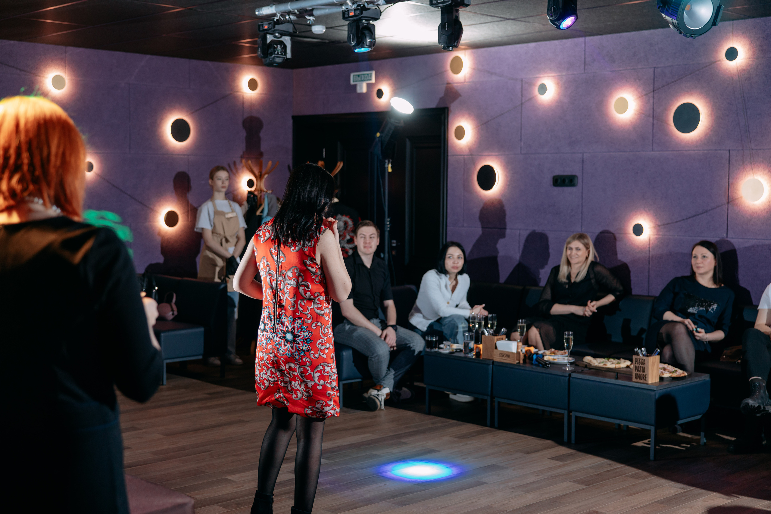 День рождения в караоке. Фото и видео съемка. Андрей Ионов