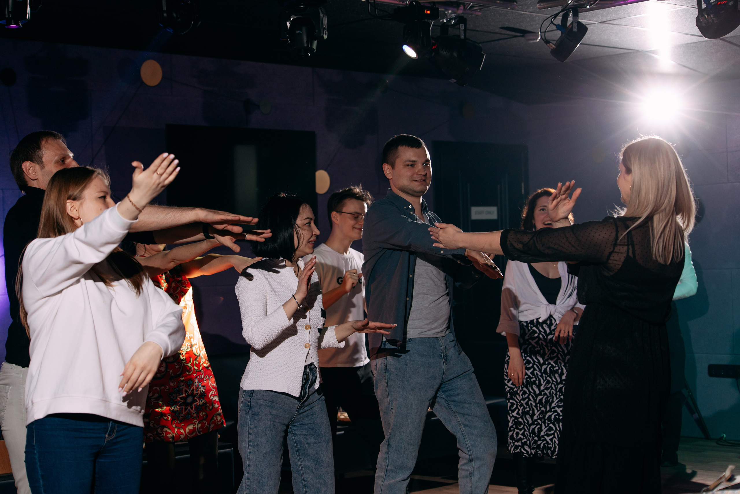 День рождения в караоке. Фото и видео съемка. Андрей Ионов