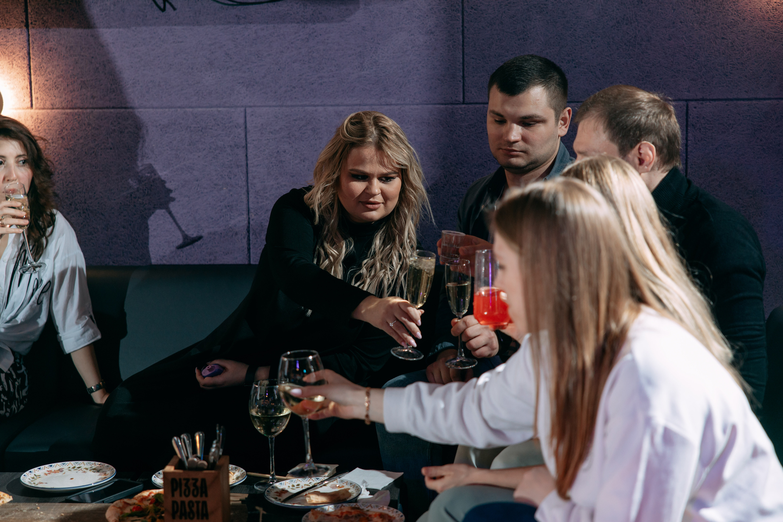 День рождения в караоке. Фото и видео съемка. Андрей Ионов