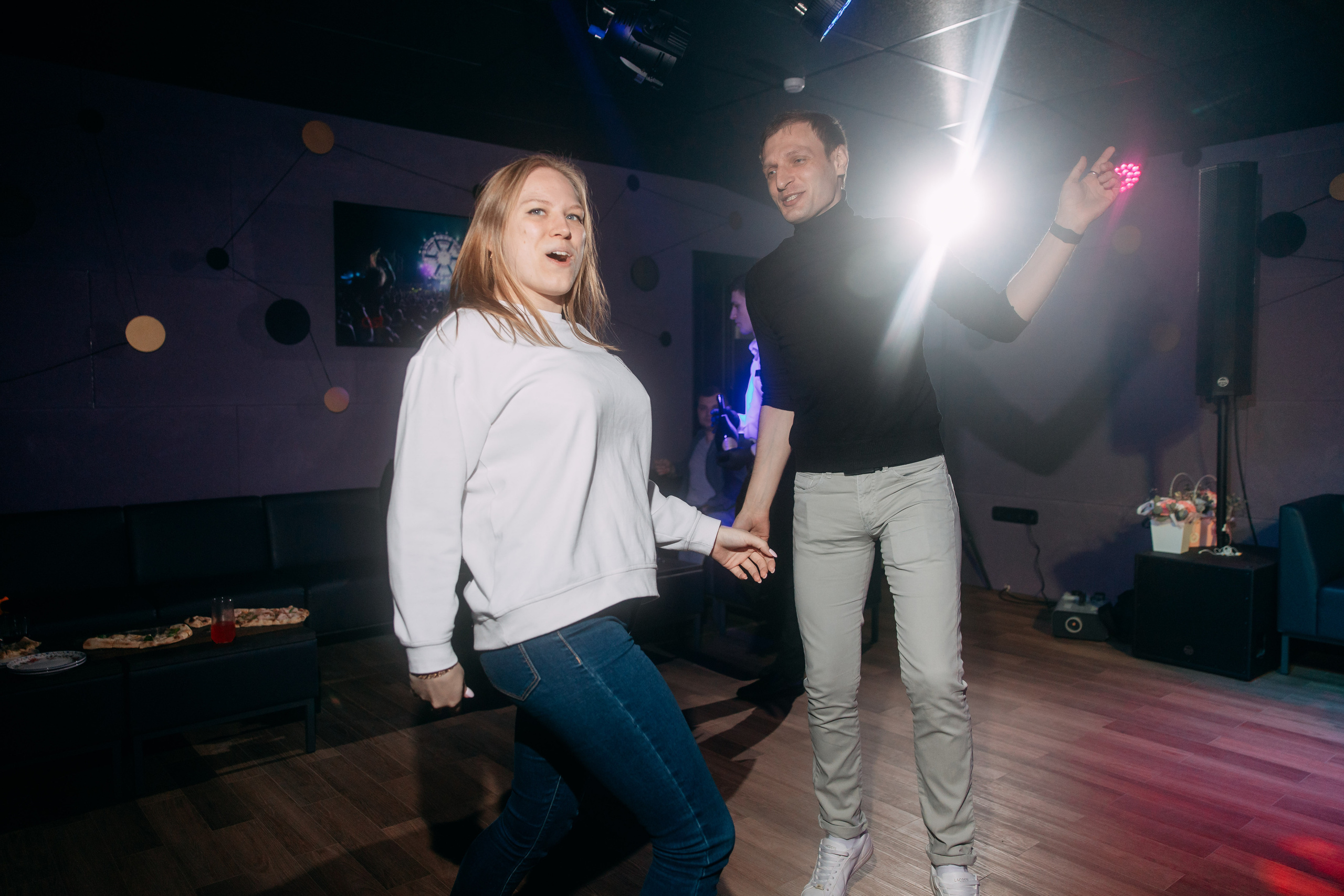 День рождения в караоке. Фото и видео съемка. Андрей Ионов