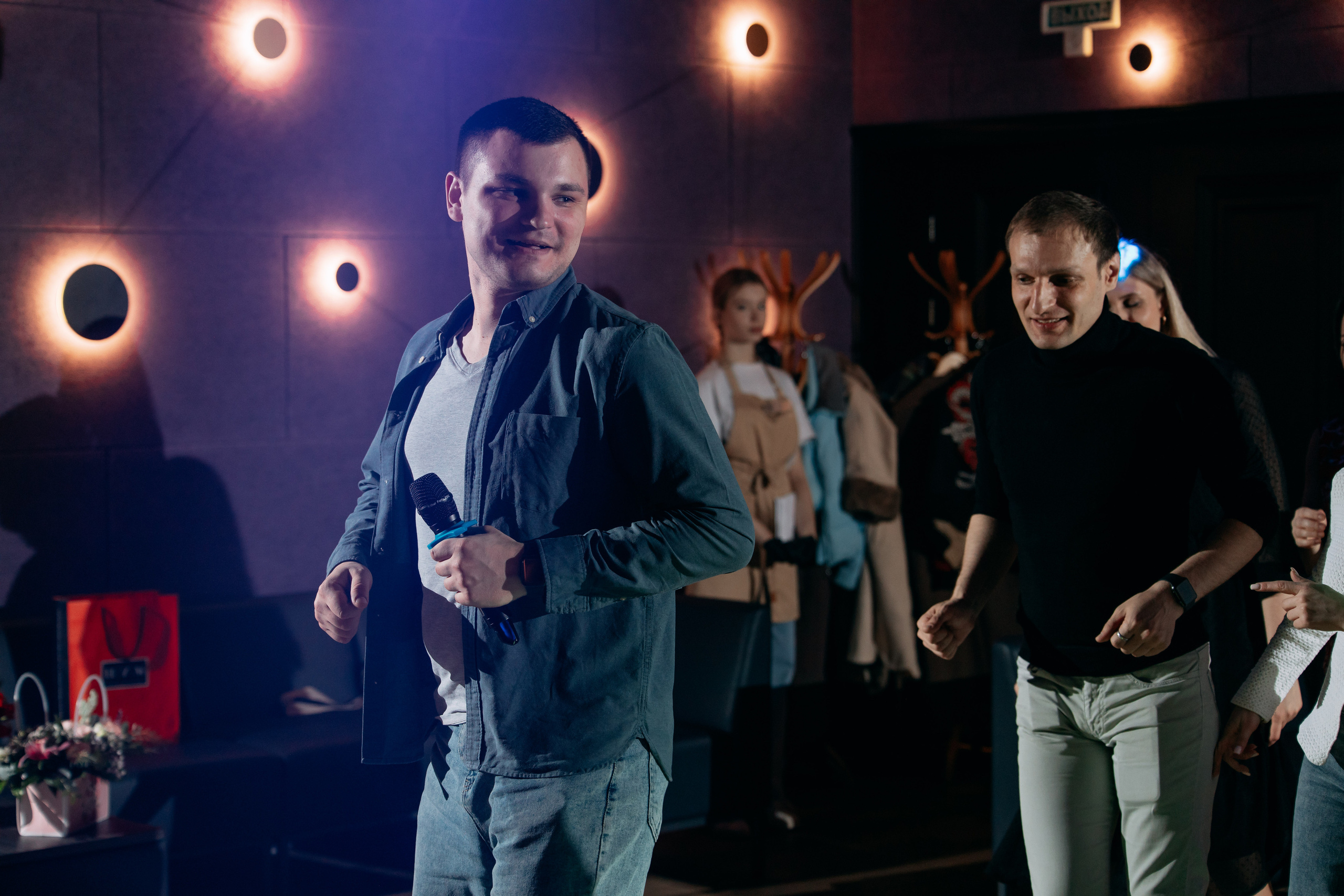 День рождения в караоке. Фото и видео съемка. Андрей Ионов