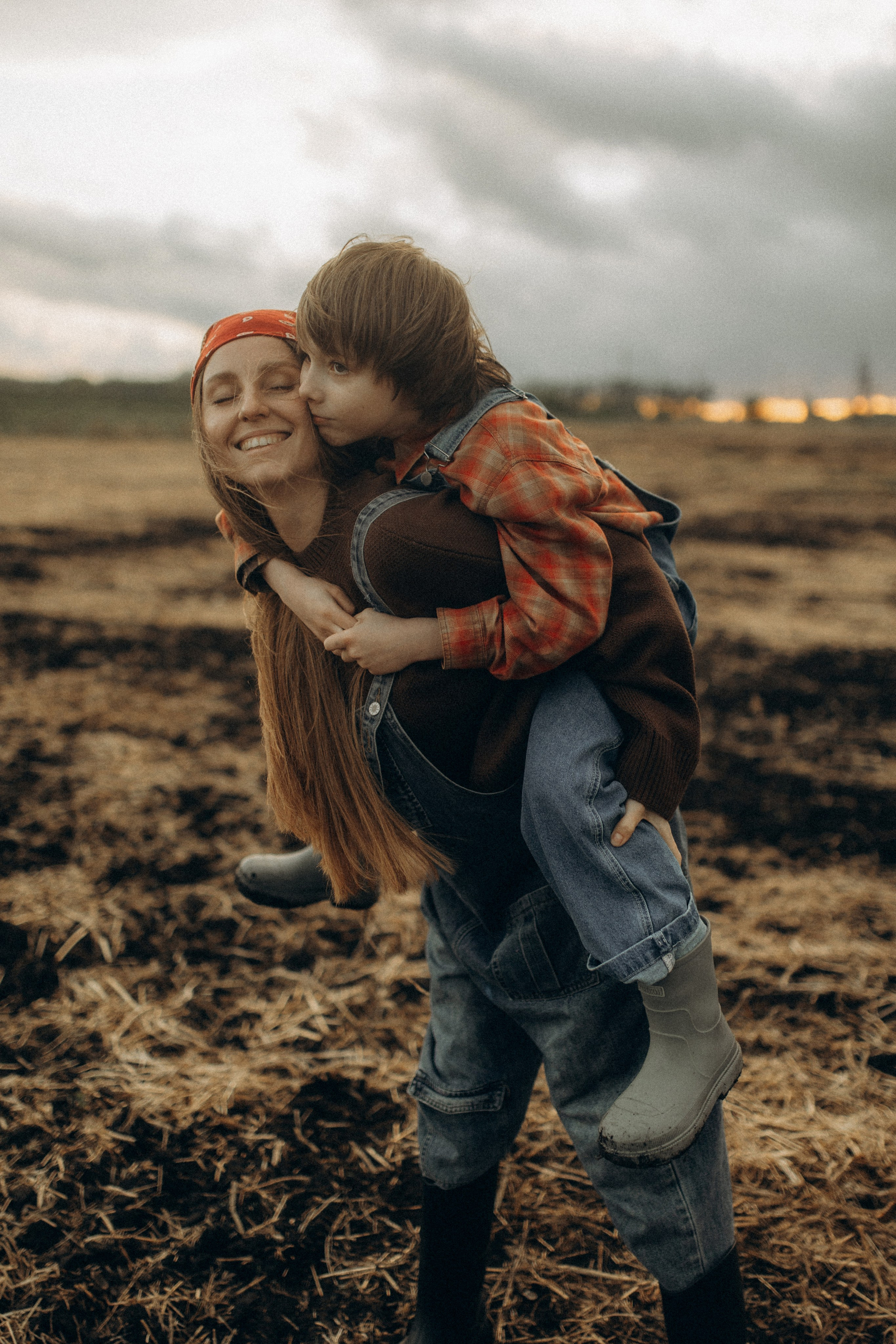 Семейная фотосессия на ферме. Семейный и свадебный фотограф в Новосибирске/Бийске Екатерина Логинова
