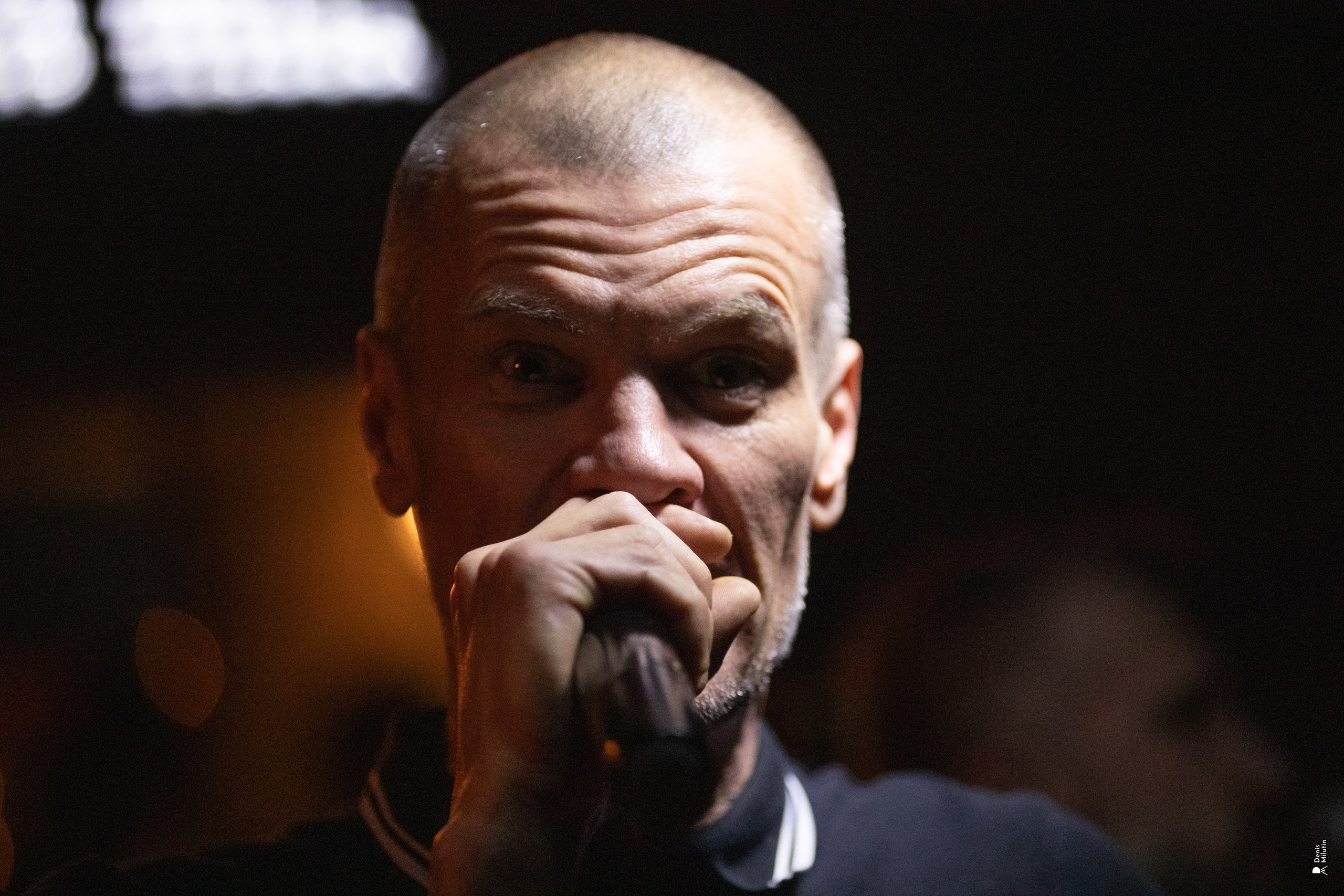 Рядом Ассенизаторы. Портретный фотограф Денис Милютин