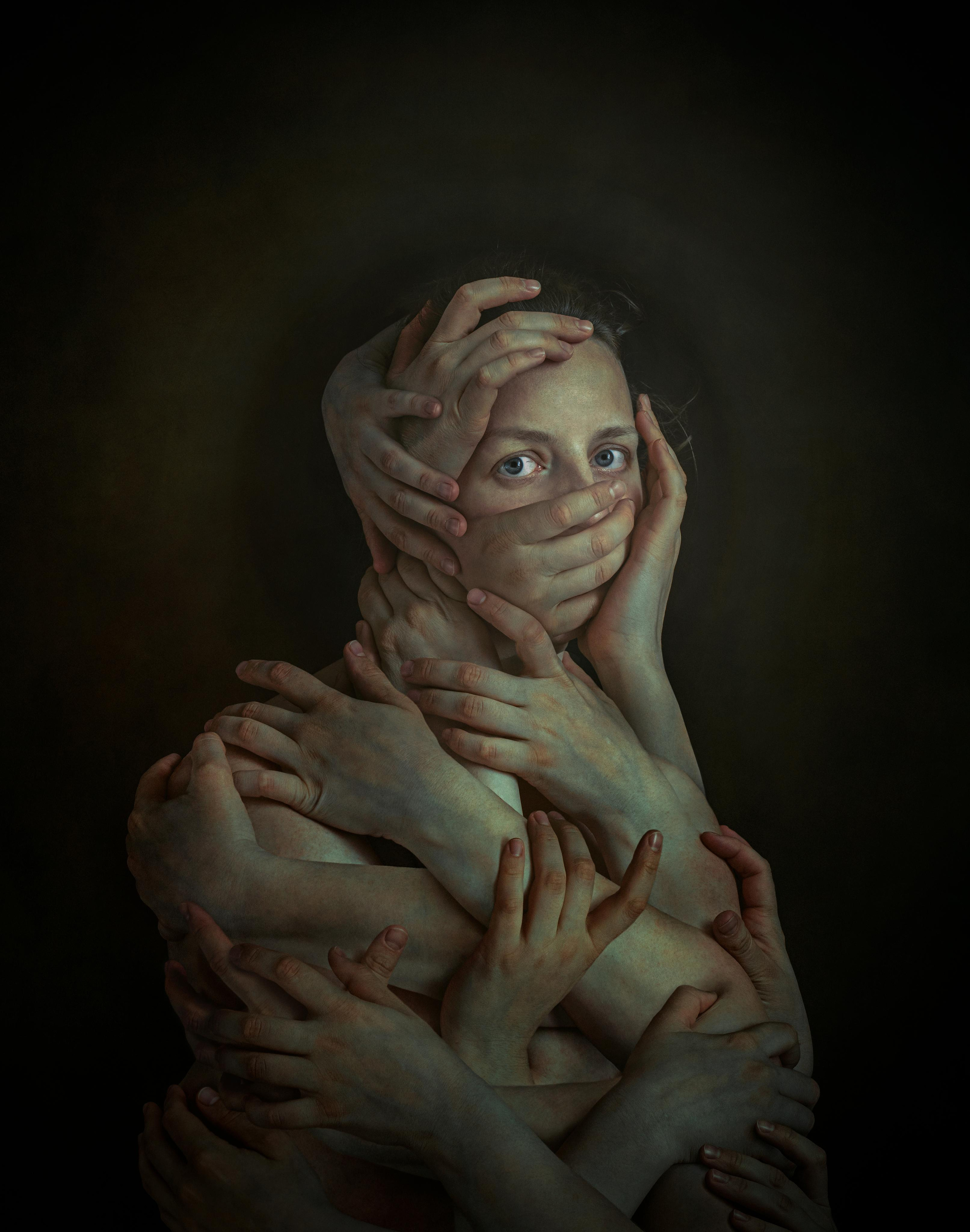 На фоне. Сказочная галерея Юлии Горбуновой