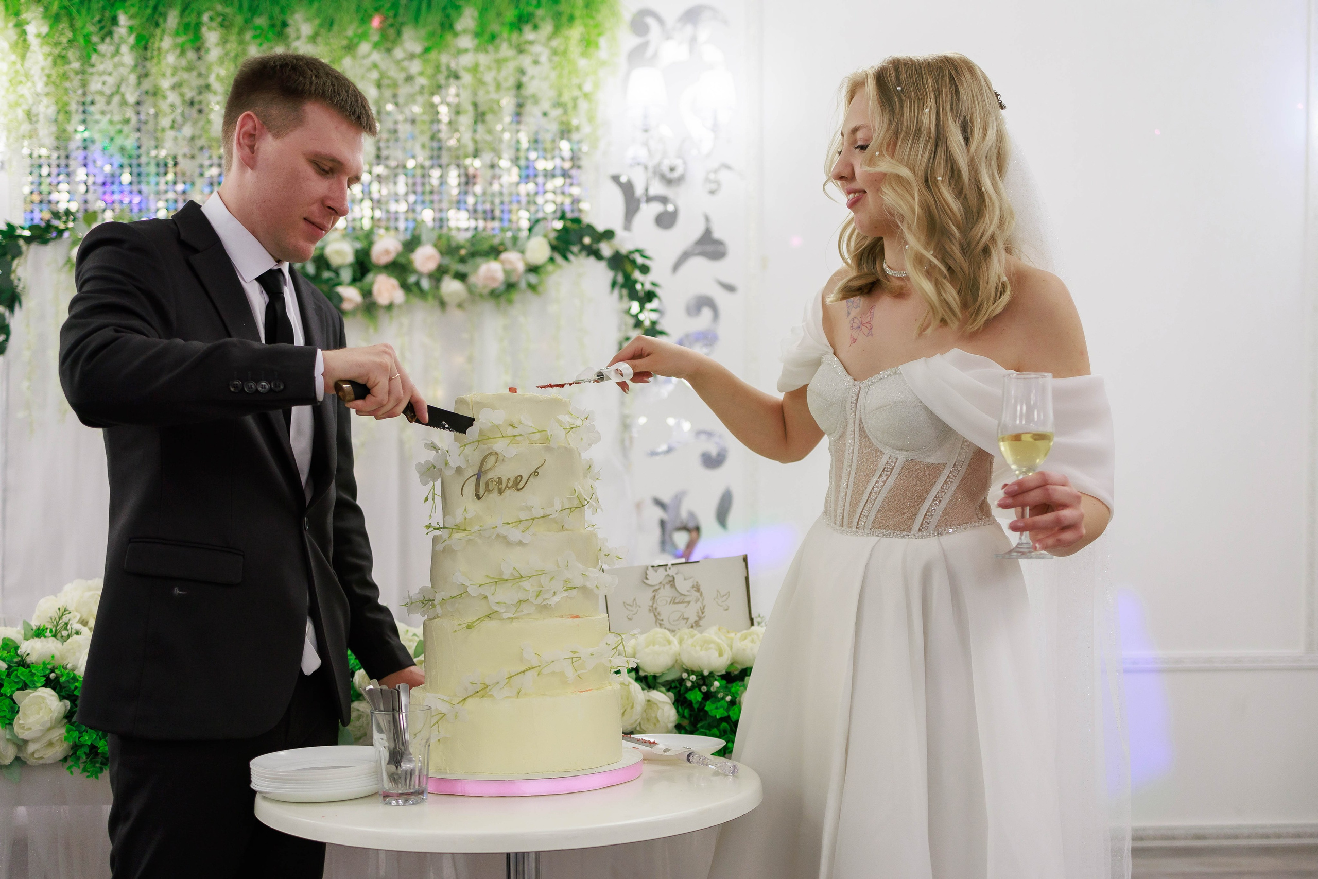 Игорь и Катерина утро невесты Акваделюкс. Фотограф и видеограф в Крыму и Севастополе