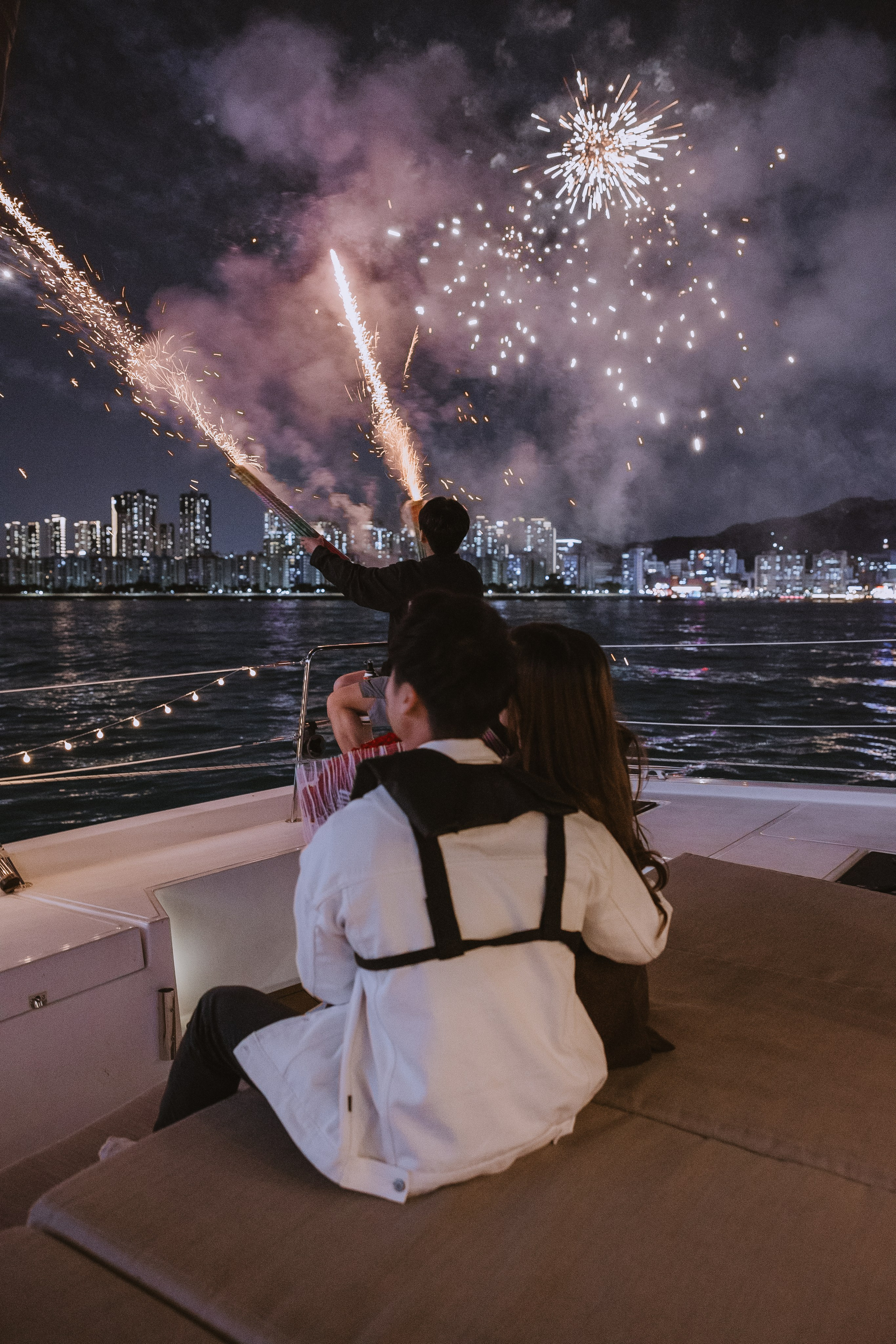 Предложение руки и сердца на яхте во время вечерней прогулке в Пусане. ВАШ ФОТОГРАФ В ПУСАНЕ (Южная Корея) Александра Ануфрий