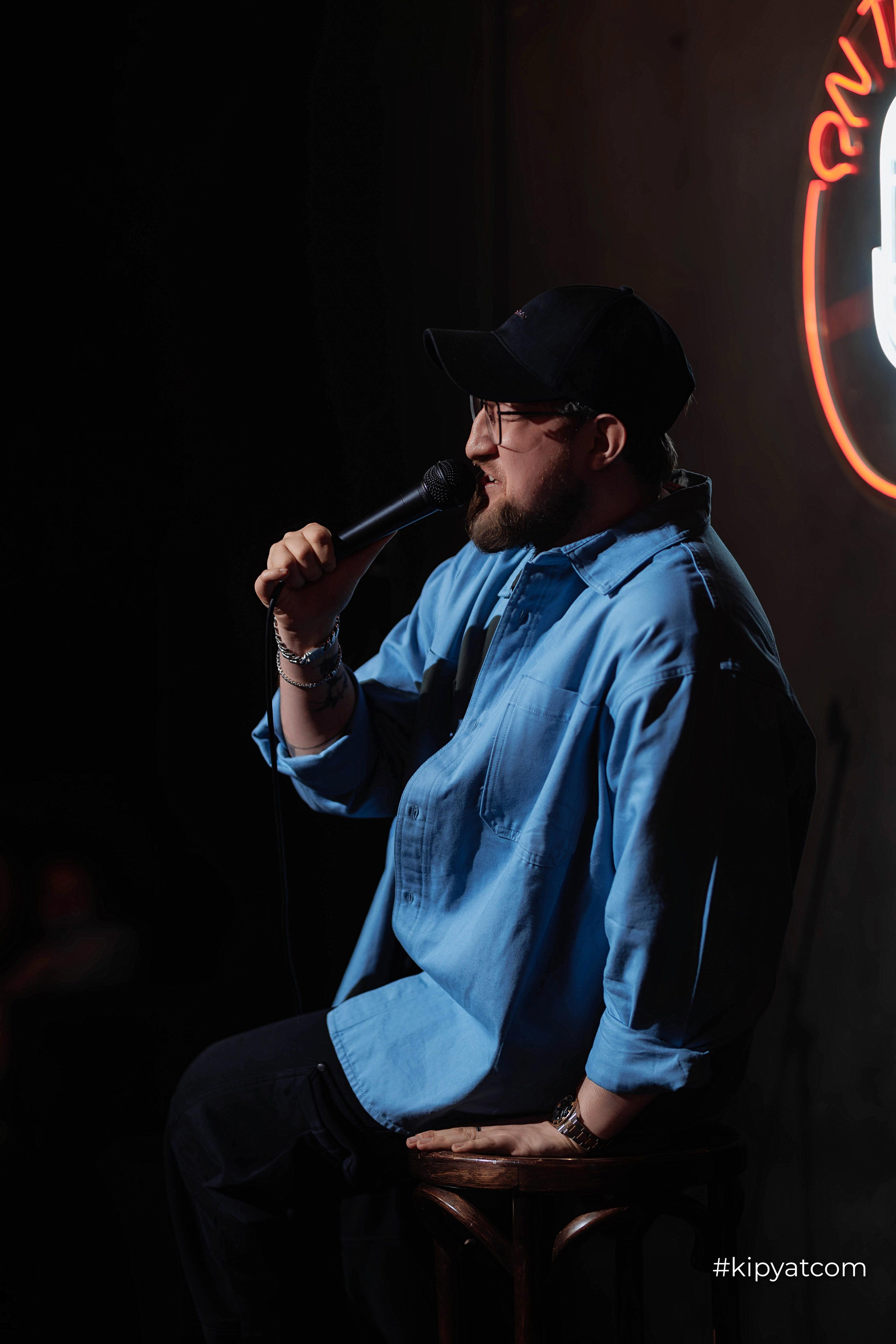 Сольный стендап концерт Александра Меркуль