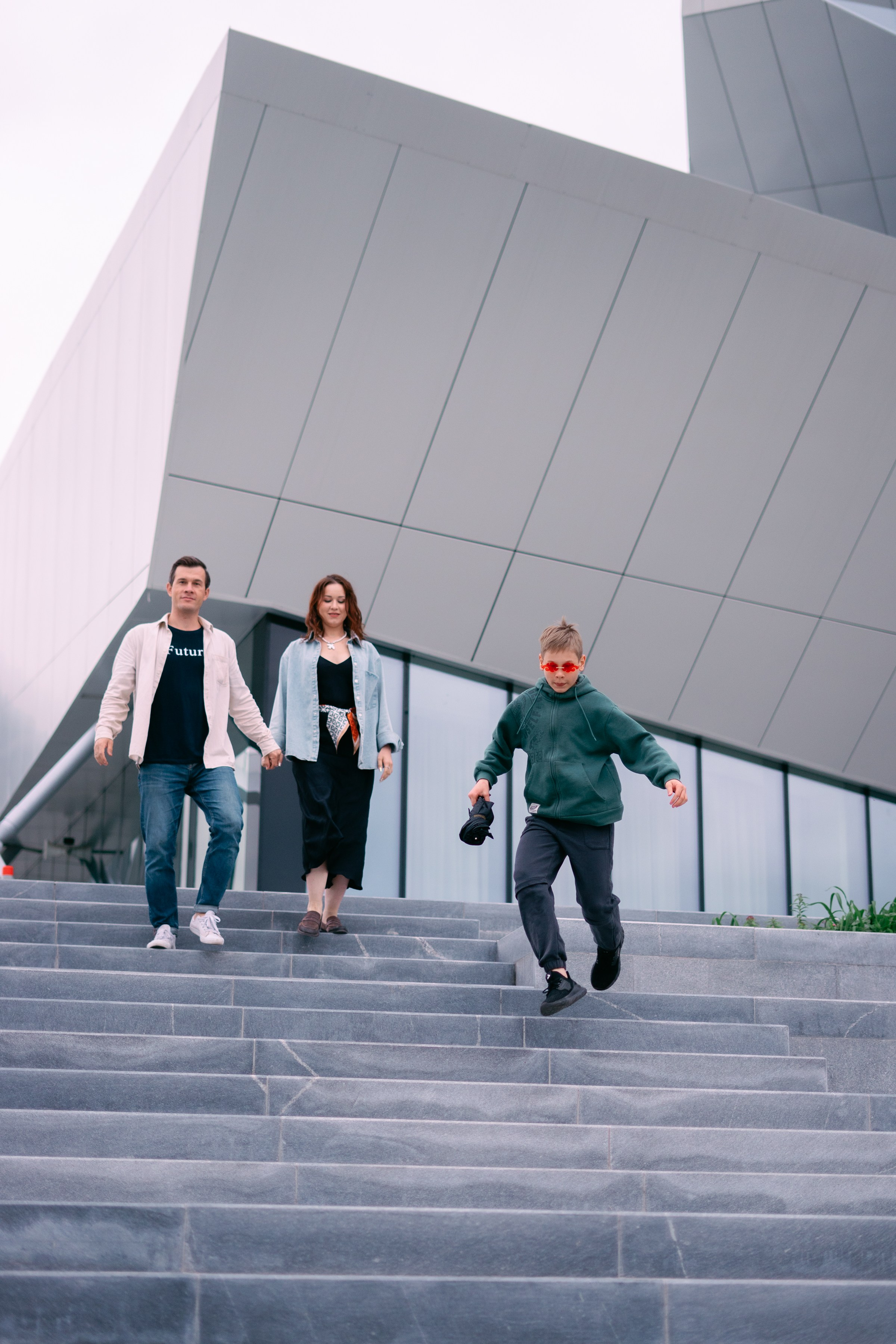 У театра Камала. Фотограф в Казани Алсу Багабиева