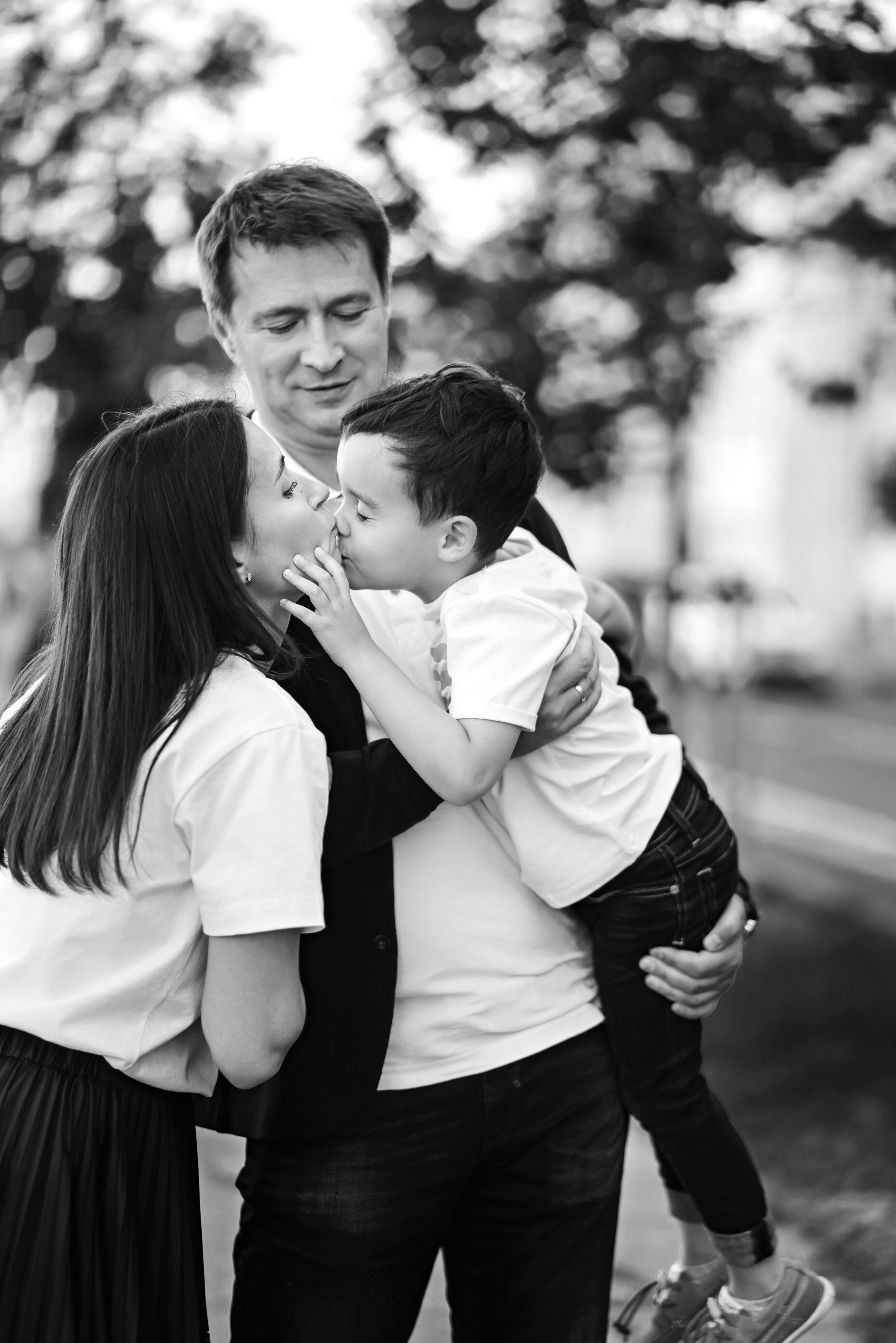 Family photography in Austin, TX | Unposed, playful & full of life | Anny Smirnova