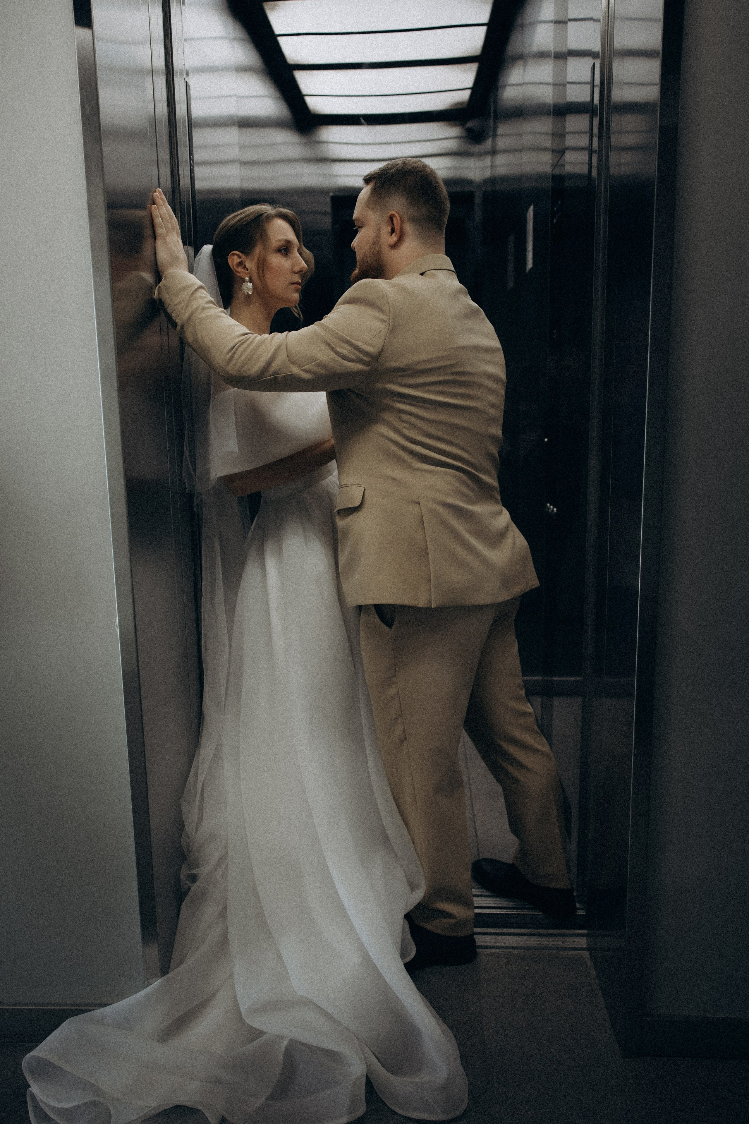 Утро невесты и свадебная фотосессия на теплоходе по Москве-реке